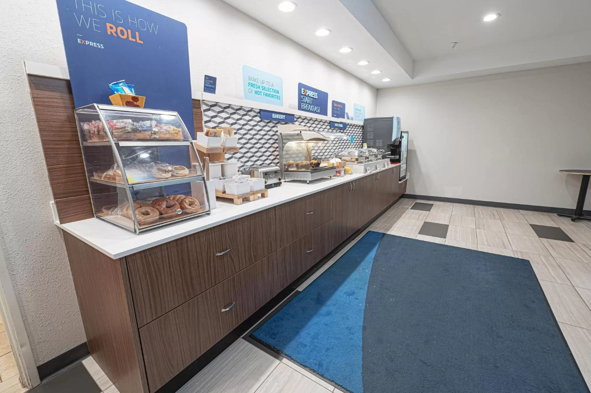 Breakfast in Holiday Inn Express Hotel & Suites East Lansing by IHG