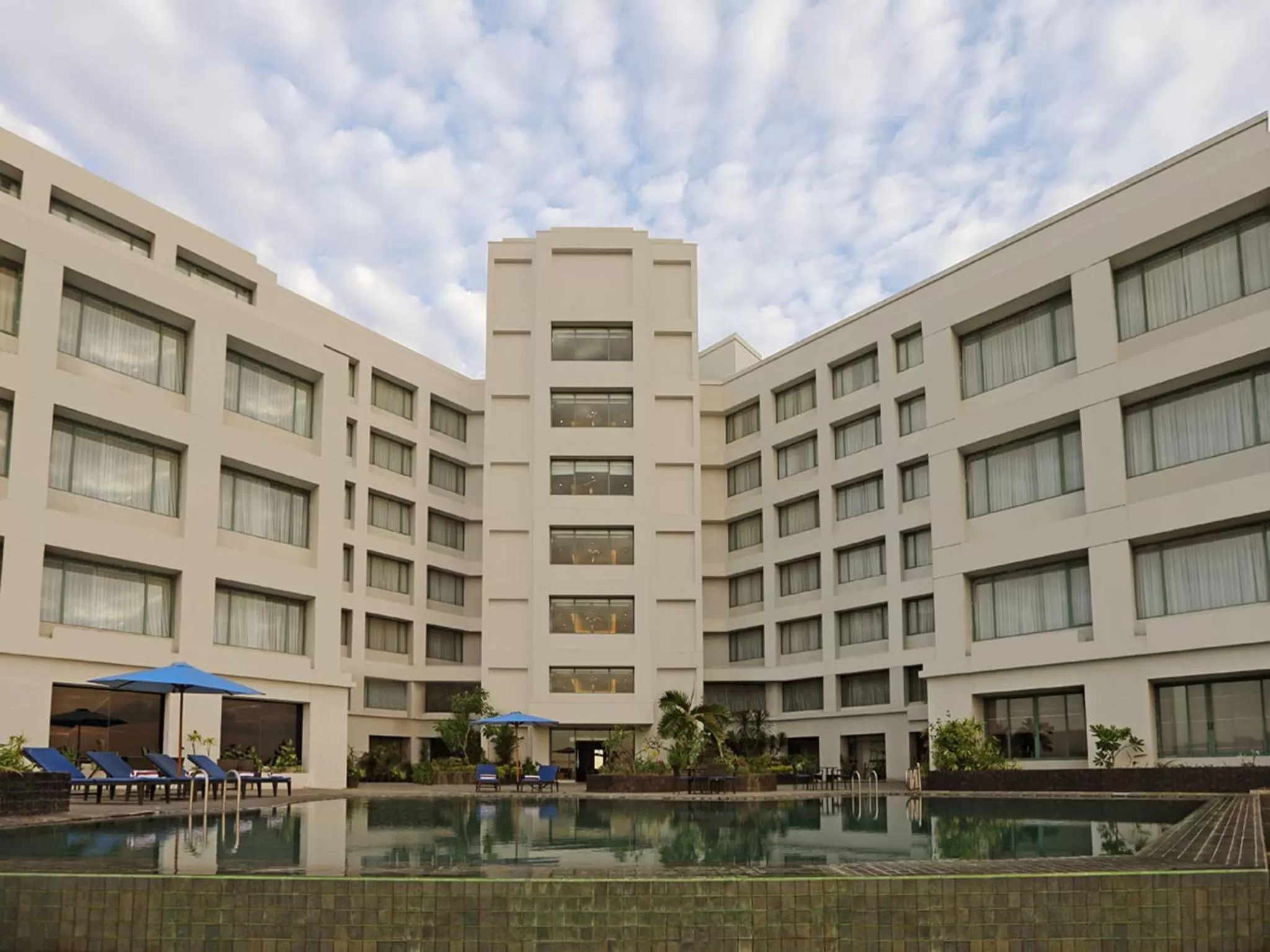 Facade/entrance in Aryaduta Manado