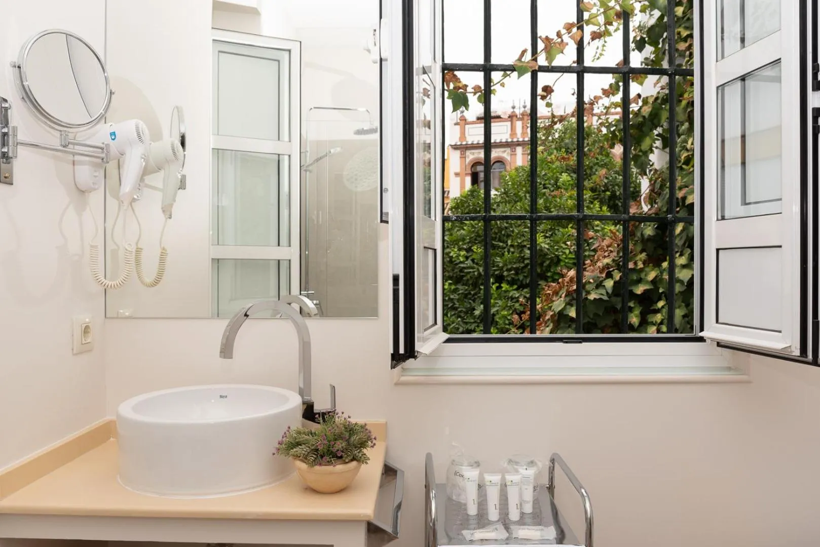 Bathroom in Hotel Boutique Elvira Plaza