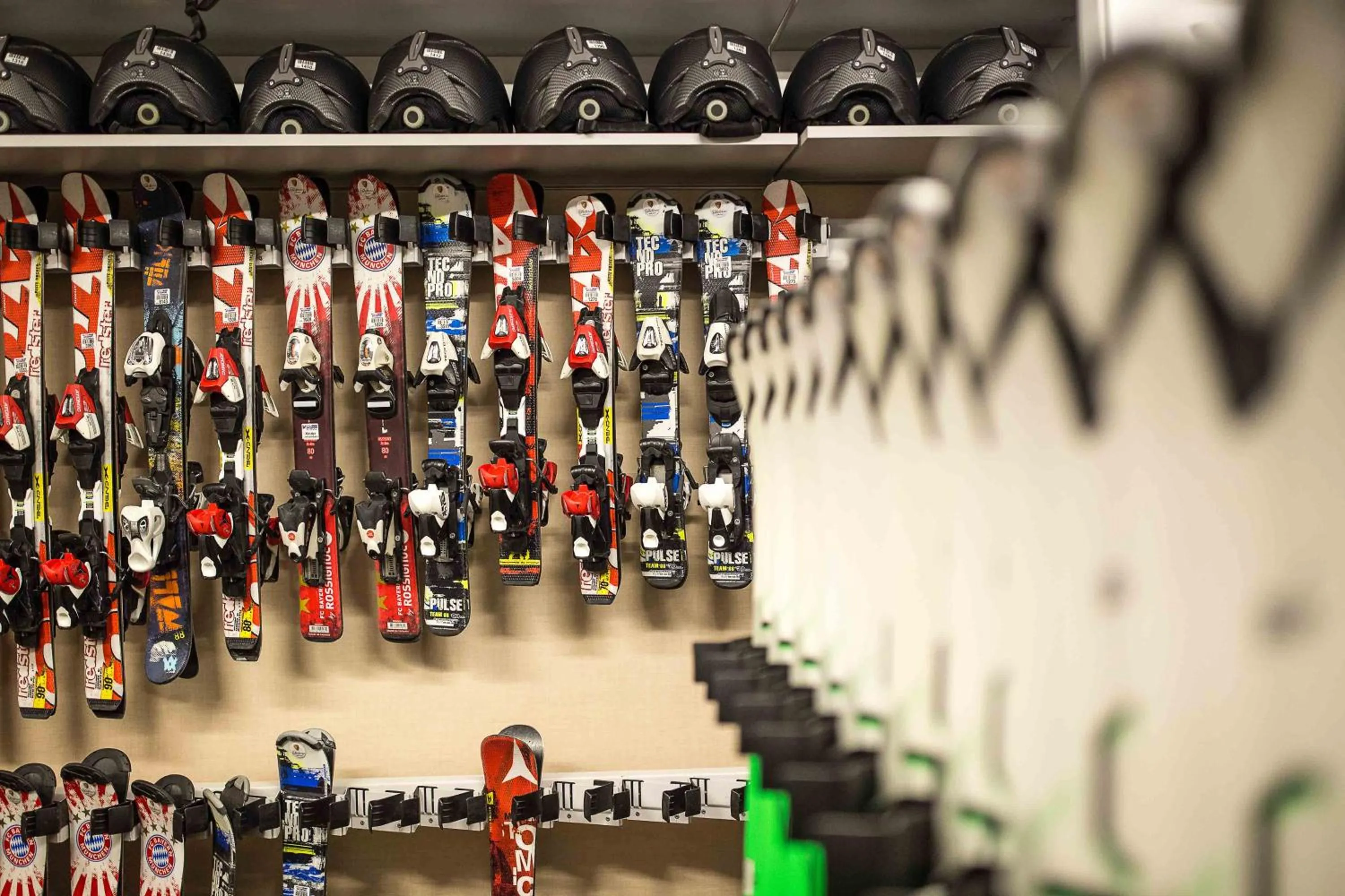 Skiing in Teleferic Grand Hotel