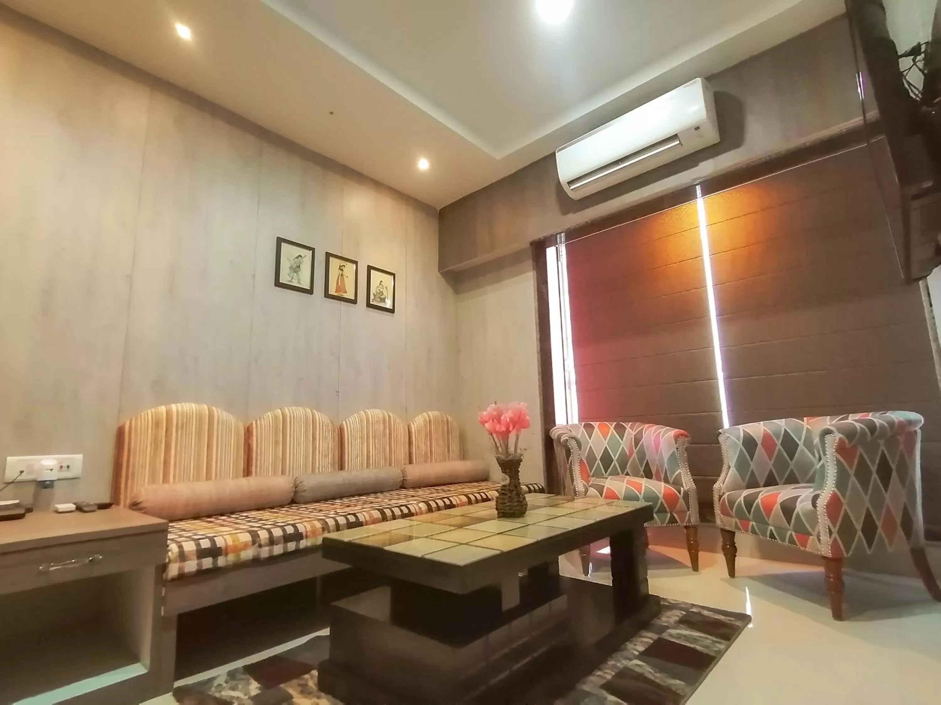 TV and multimedia in Ghar 365 Residency