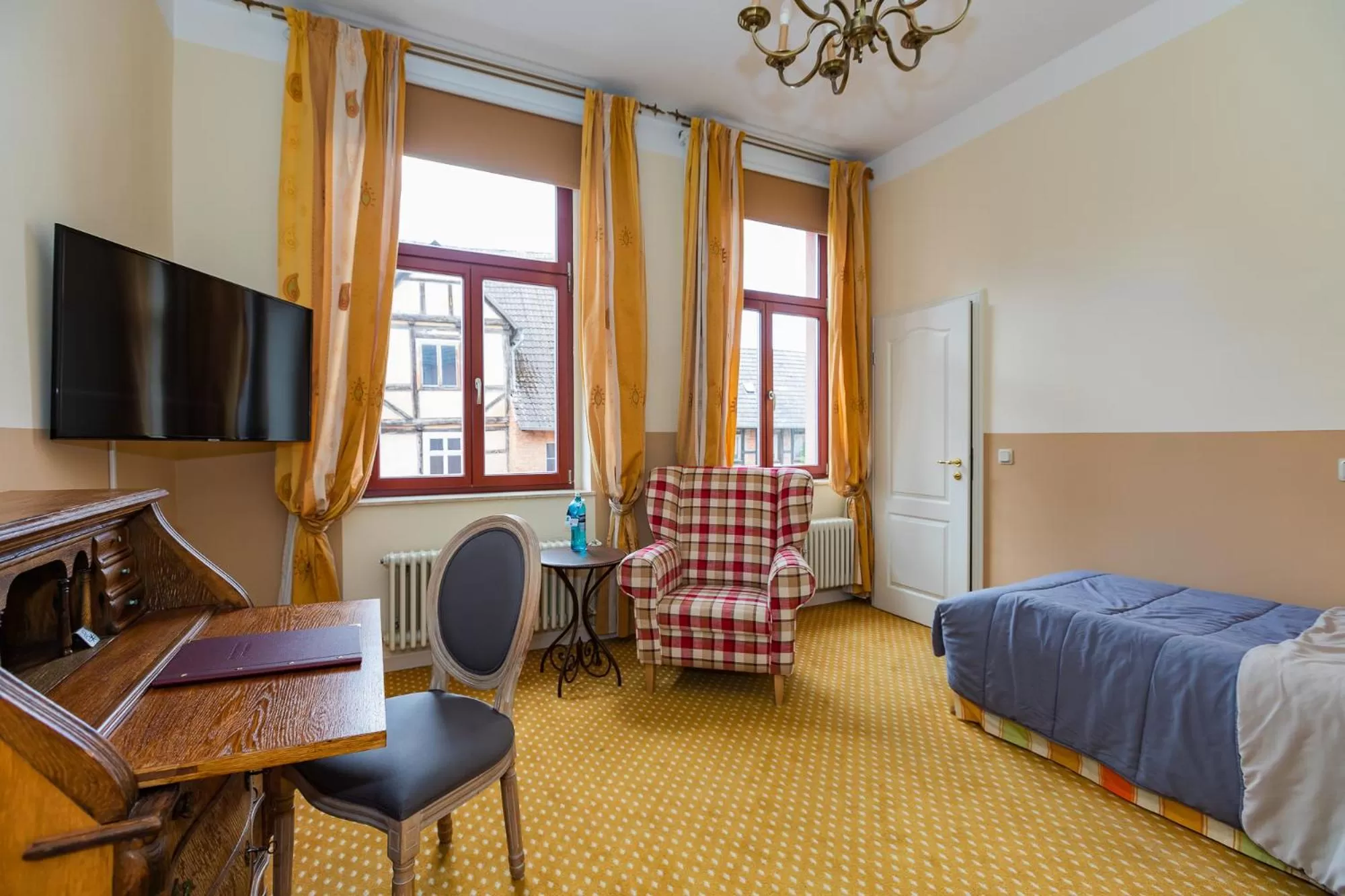 Photo of the whole room, Bed in Hotel Zum Bär