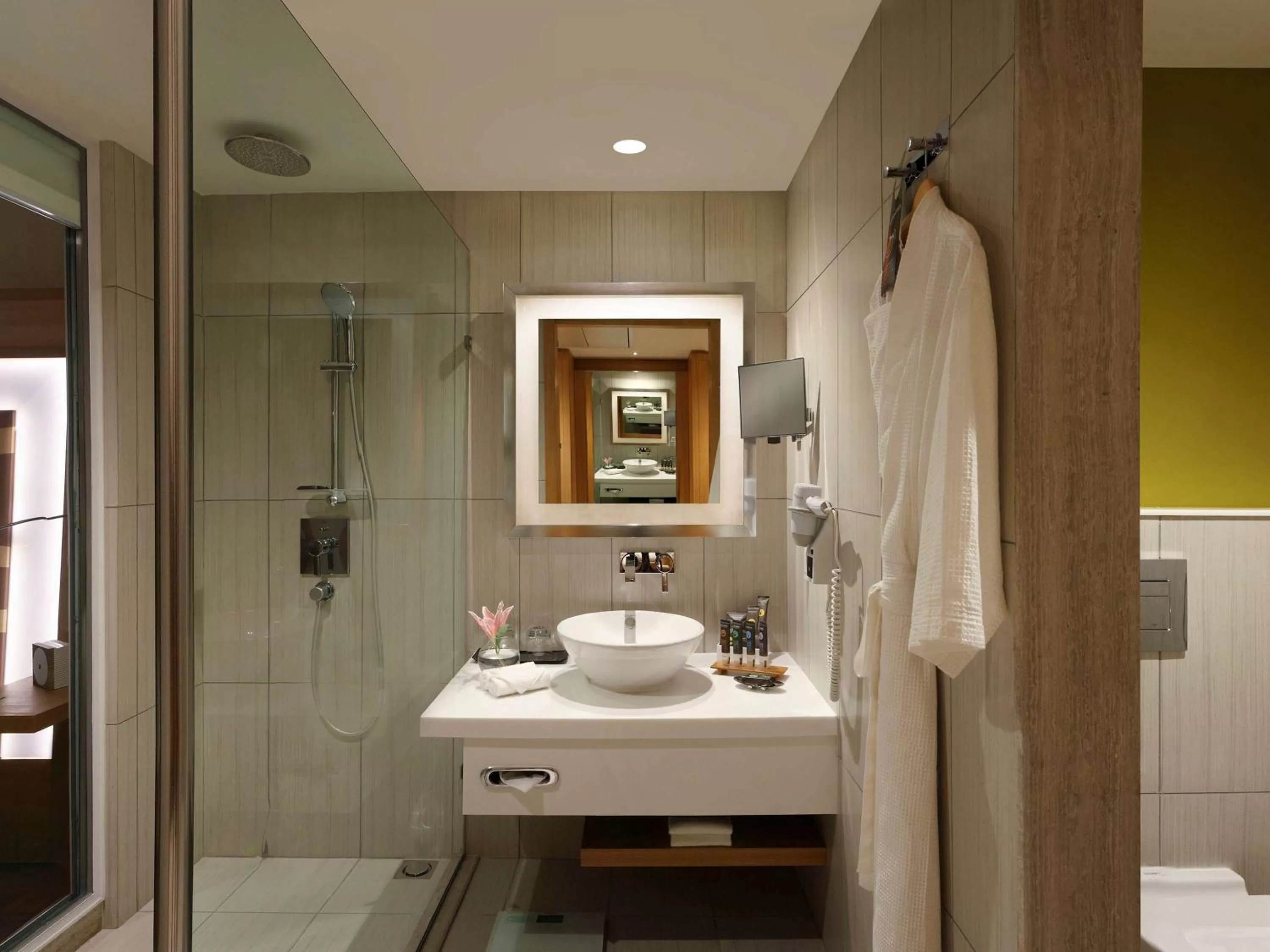 Photo of the whole room in Novotel Chennai OMR