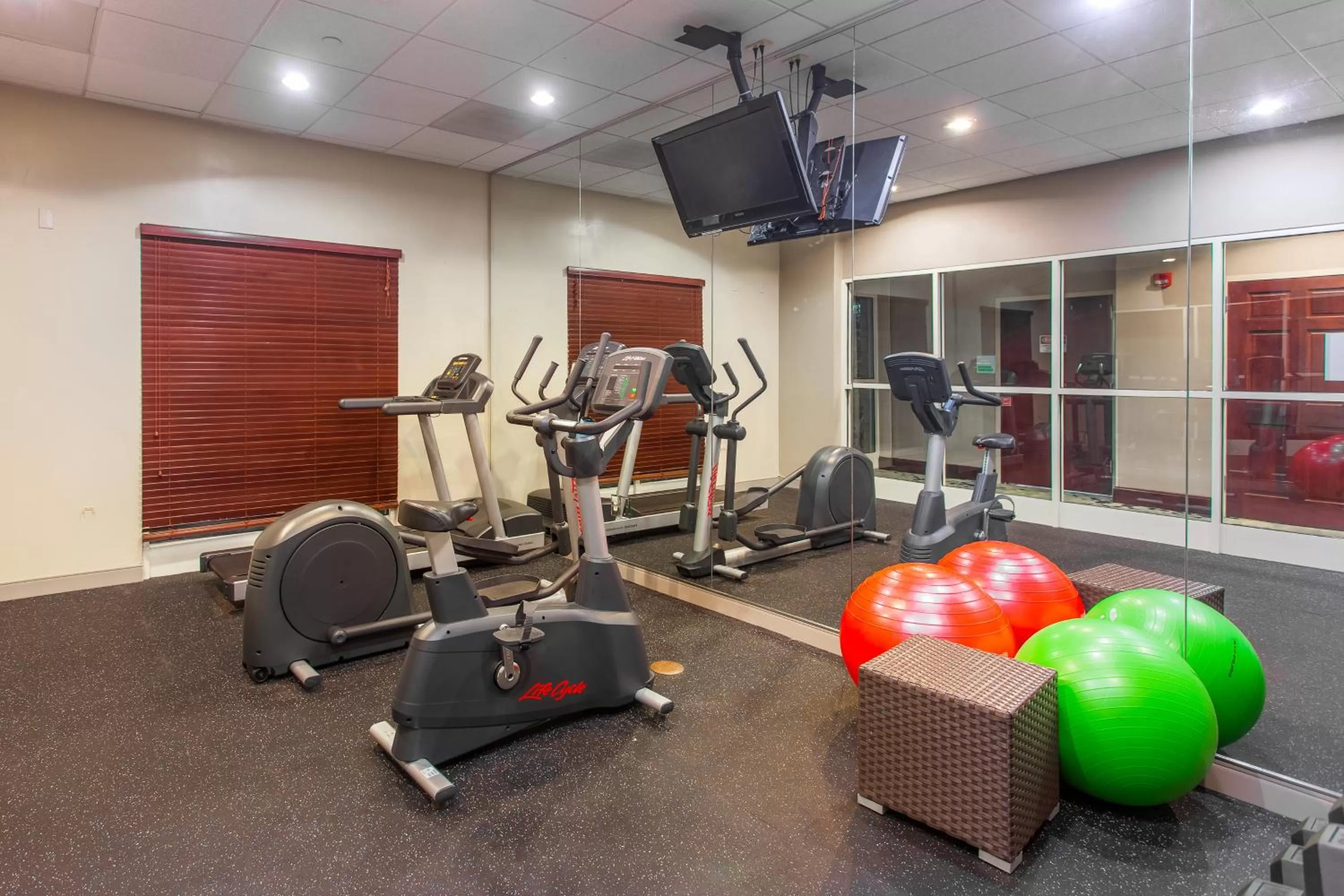 Spa and wellness centre/facilities in Holiday Inn Hotel & Suites Tallahassee Conference Center North by IHG