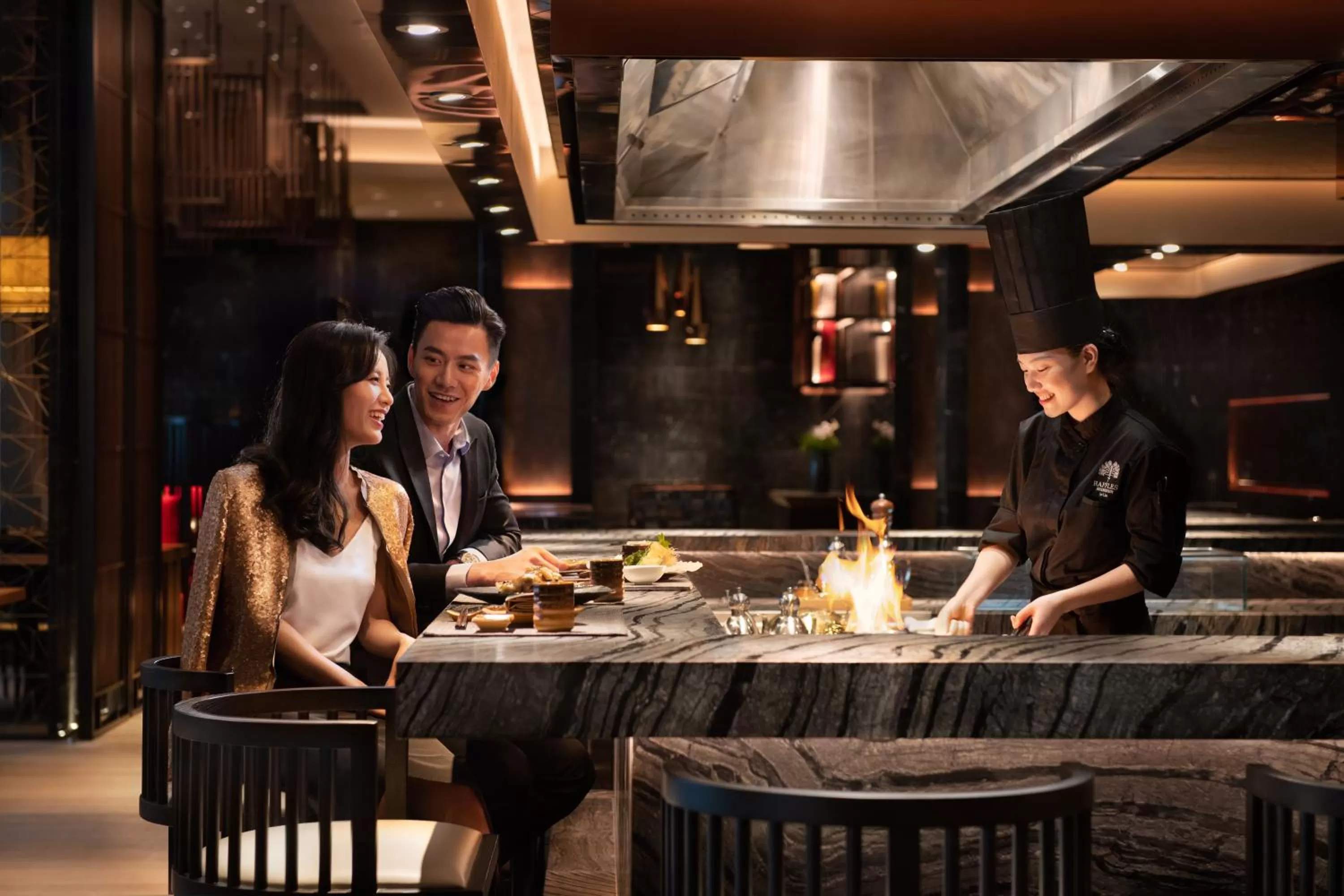 Restaurant/places to eat in Raffles Shenzhen, Situated in the heart of One Shenzhen Bay, Book Now to Enjoy Free Minibar and Happy Hour Privileges at Long Bar on 71F