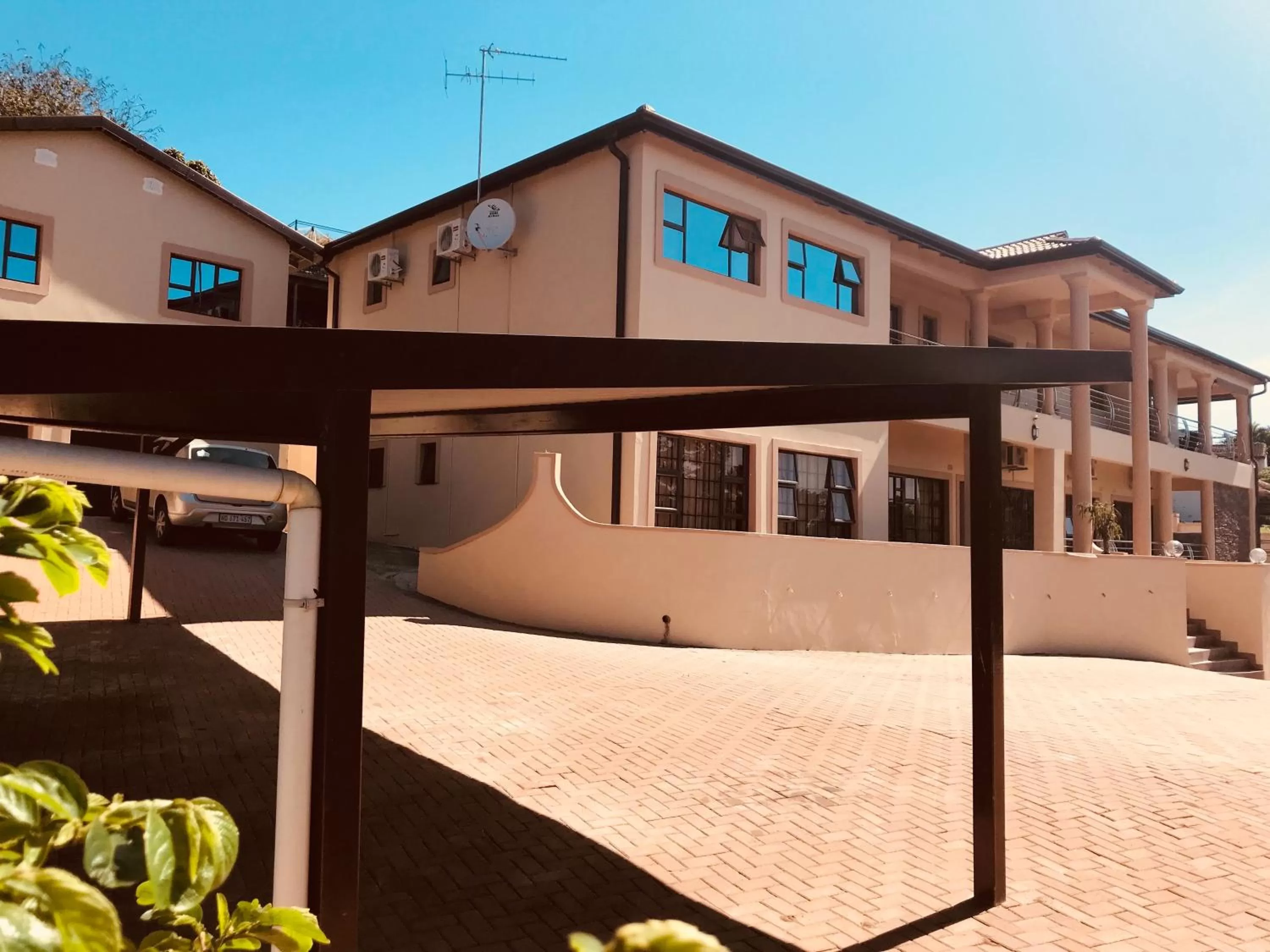 Property building in Jay and Bee Guesthouse