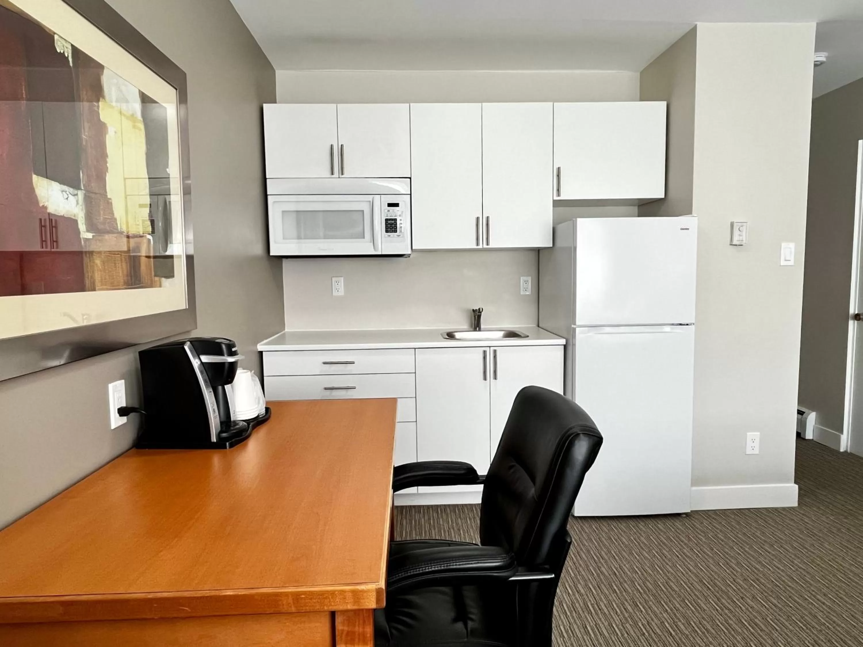 Kitchen or kitchenette in Anavada Inn & Suites - Prince George