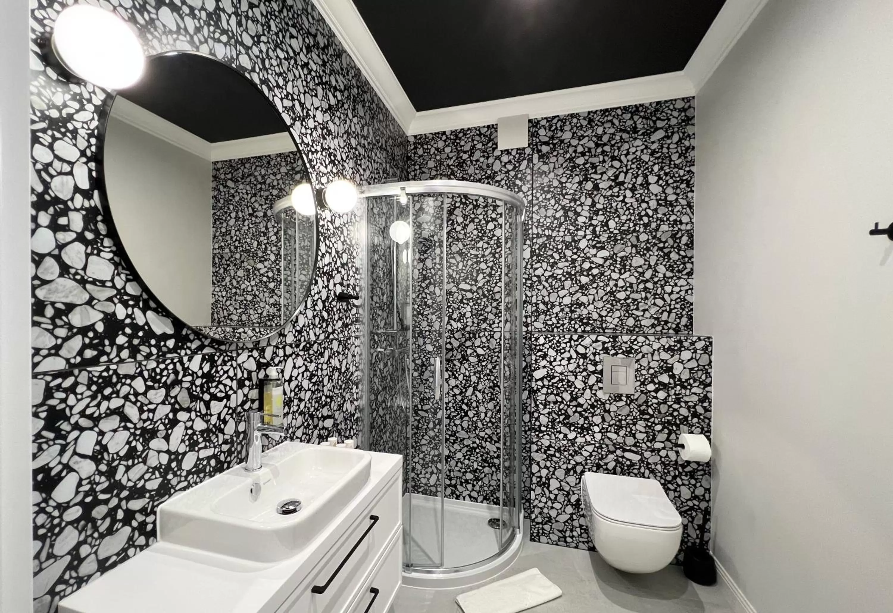 Shower in Kurkowa Apartments