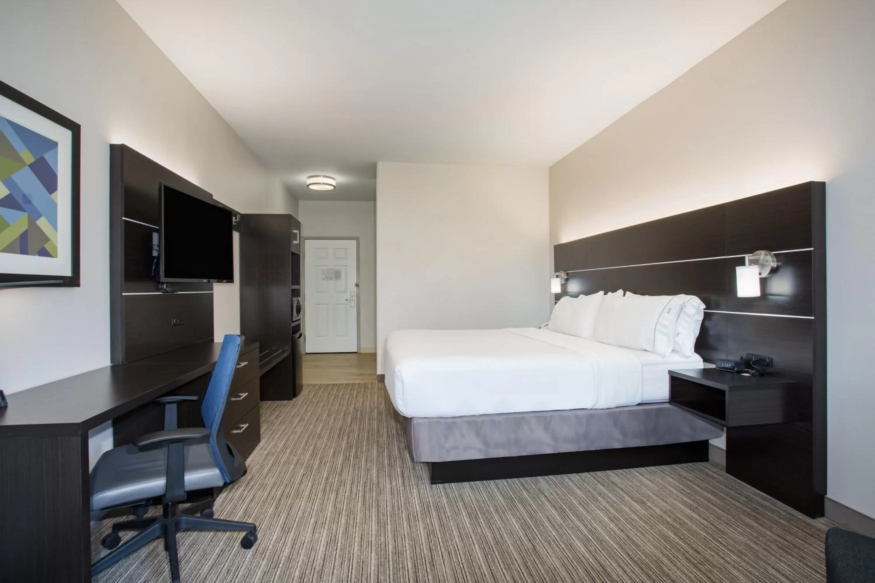 Photo of the whole room, Bed in Holiday Inn Express Hotel & Suites Fort Collins by IHG