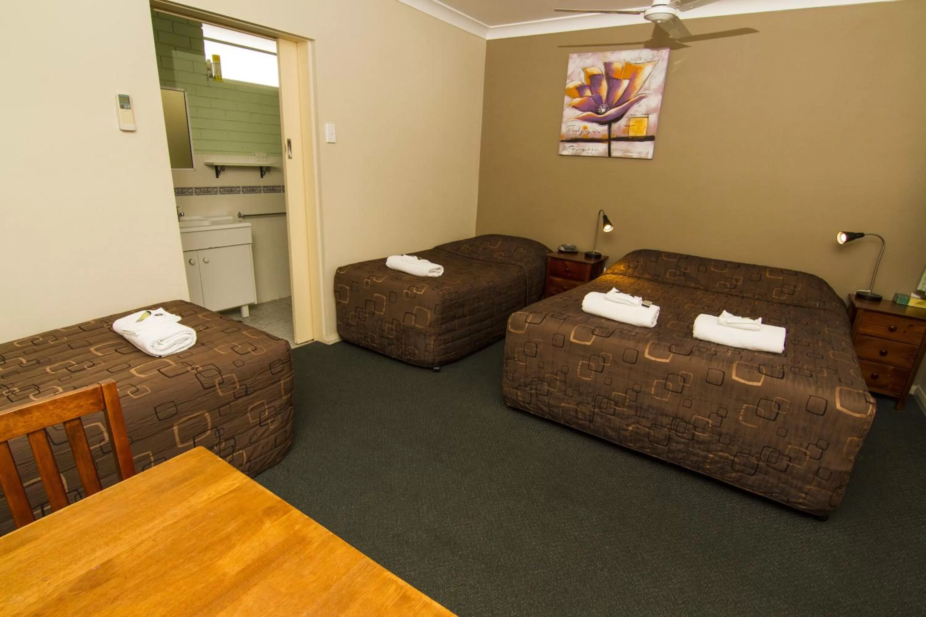 Bedroom in Green Gables Motel