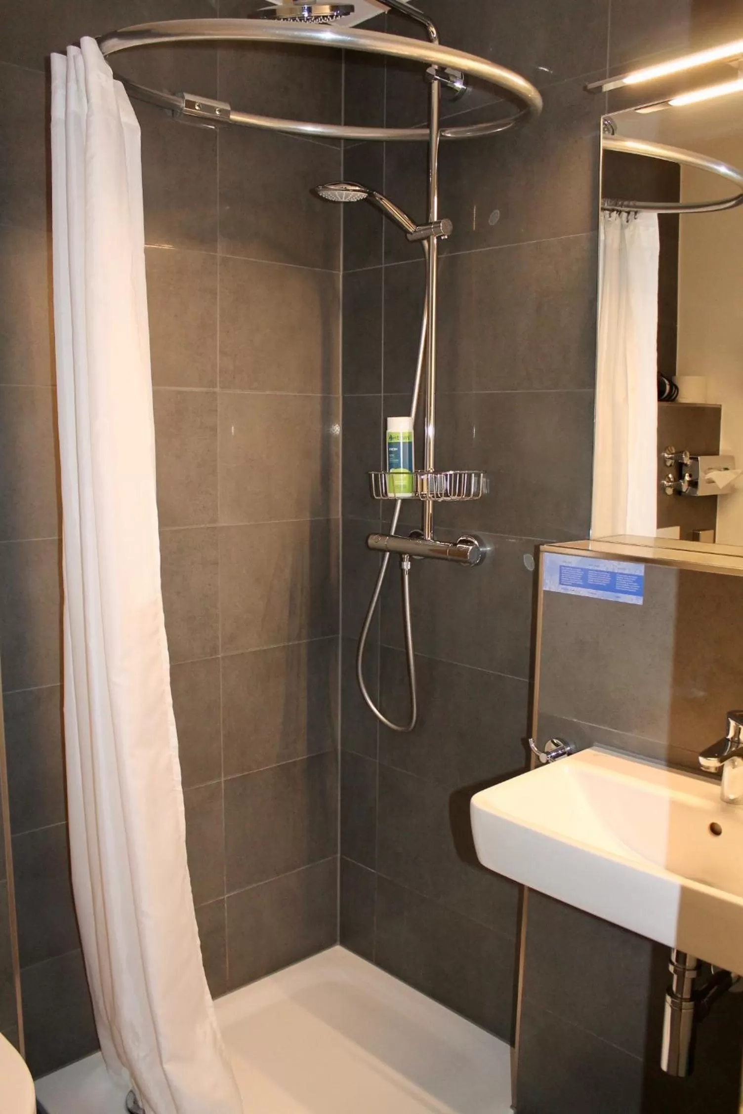 Shower in Hotel Donnersberg