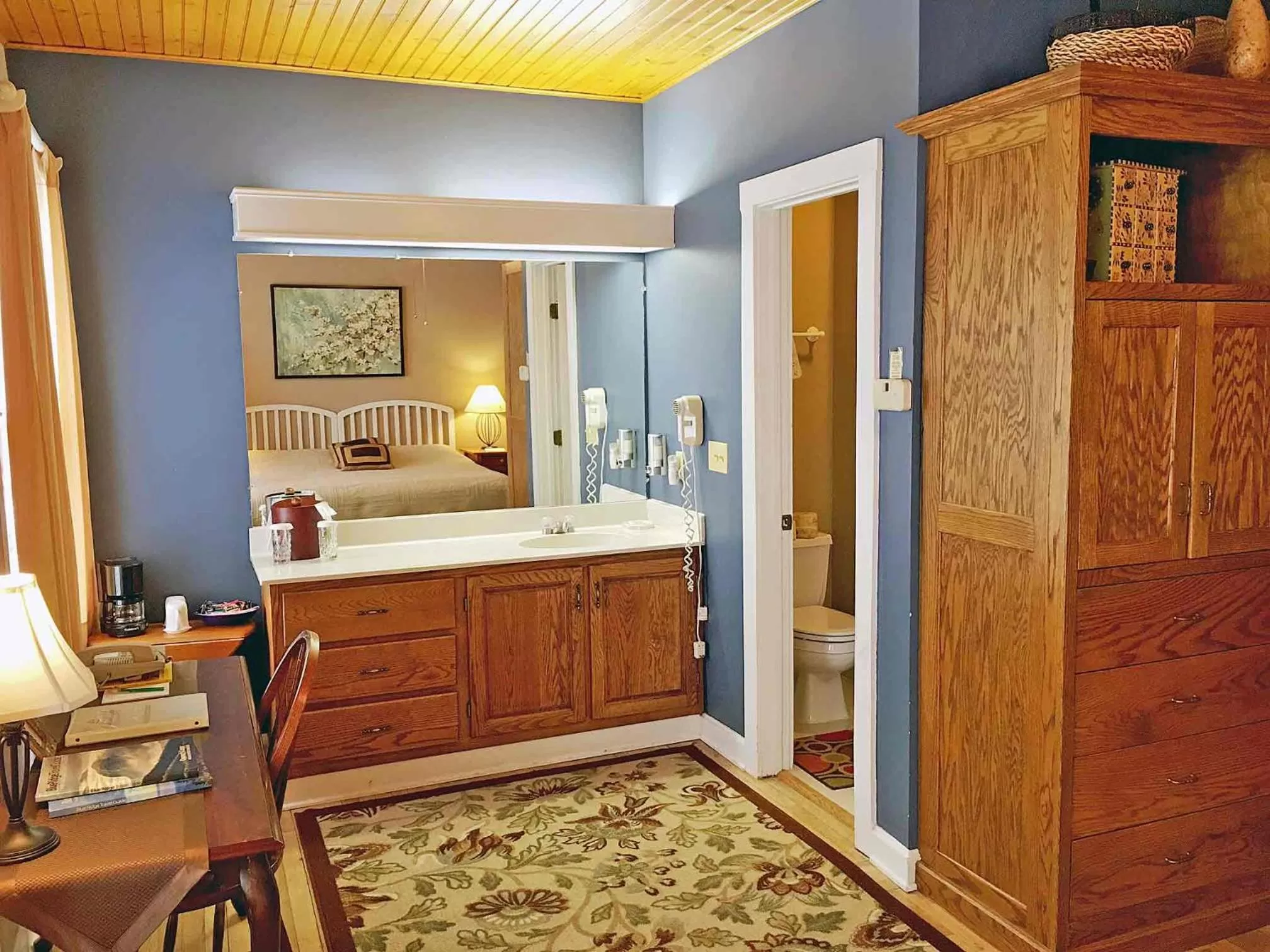 Bathroom in Highland Lake Inn & Resort - Flat Rock