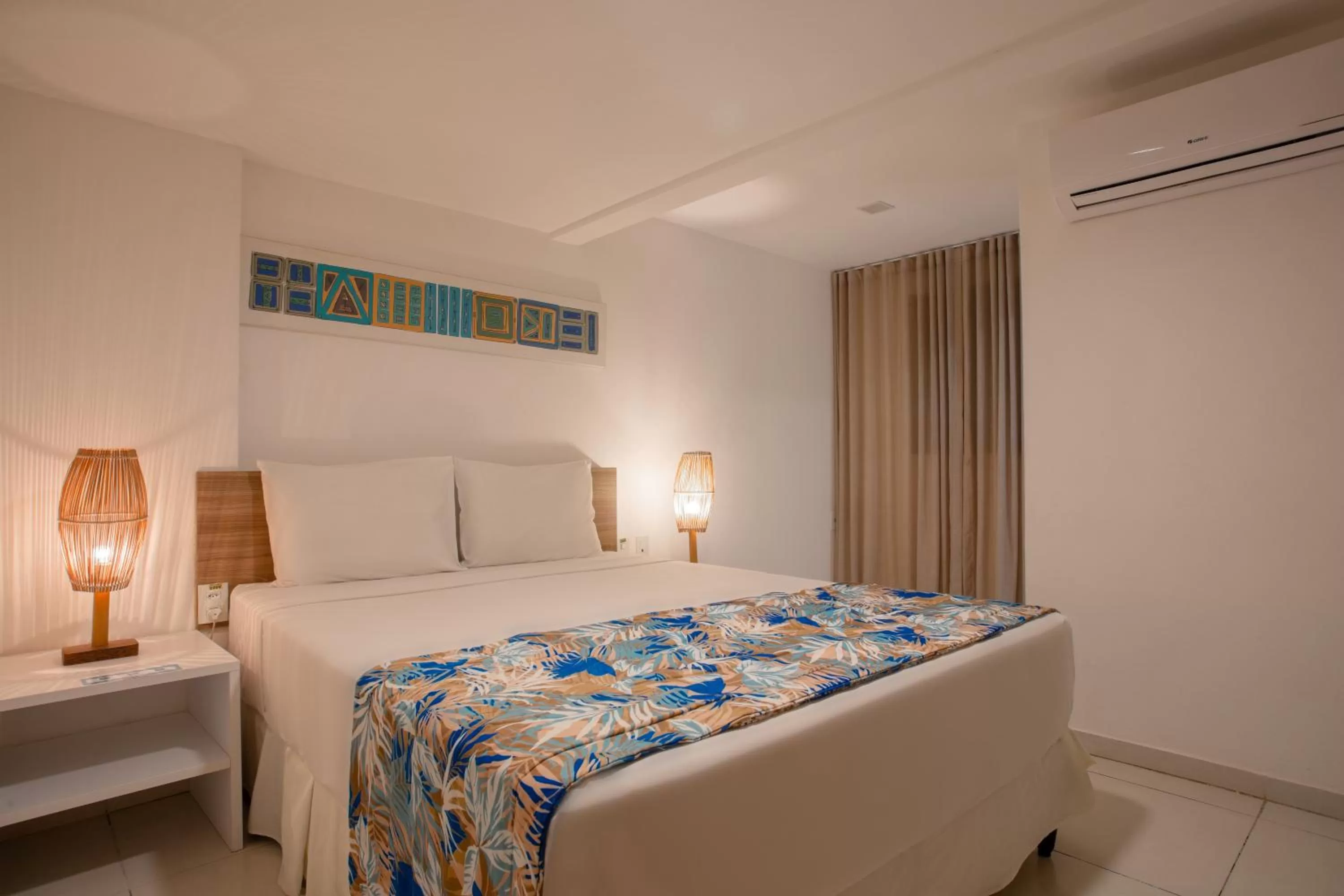 Bed in Slim Pajuçara by Tropicalis