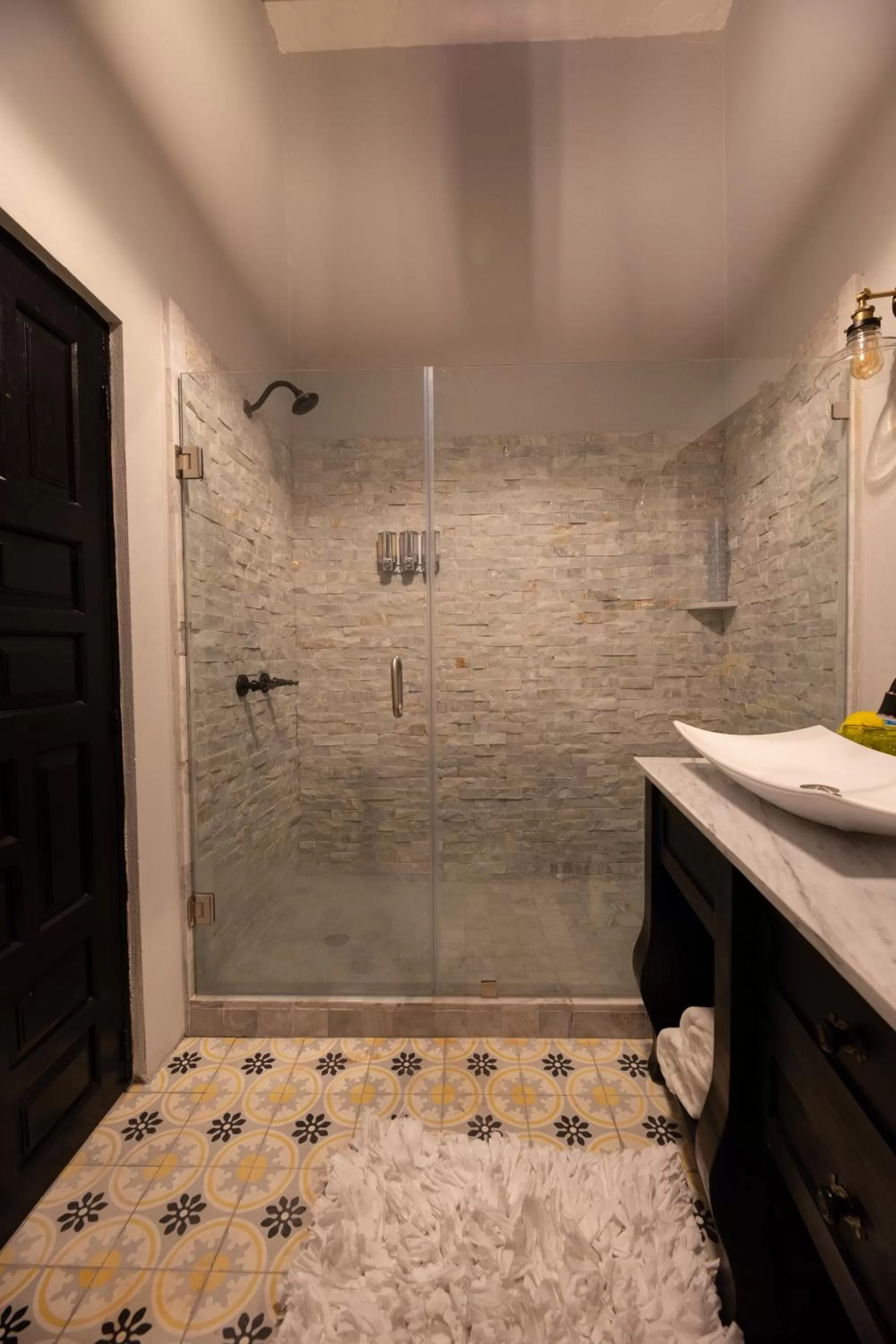 Bathroom in Luxury Boutique Hotel Villa Limon