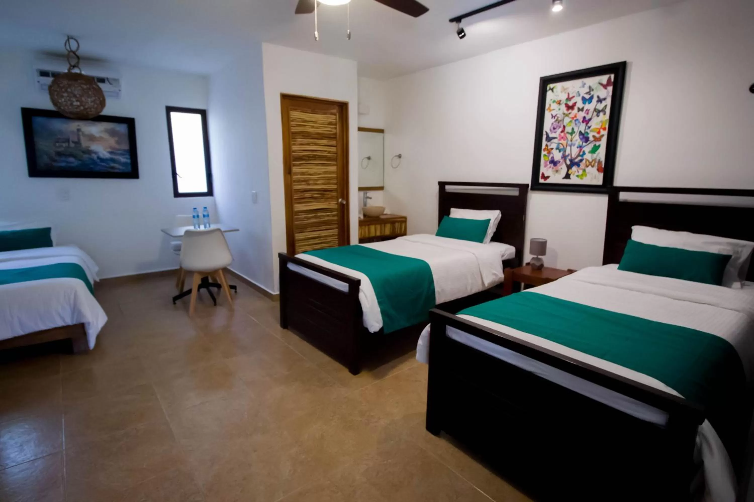 Photo of the whole room, Bed in Hotel Tequila Cancun