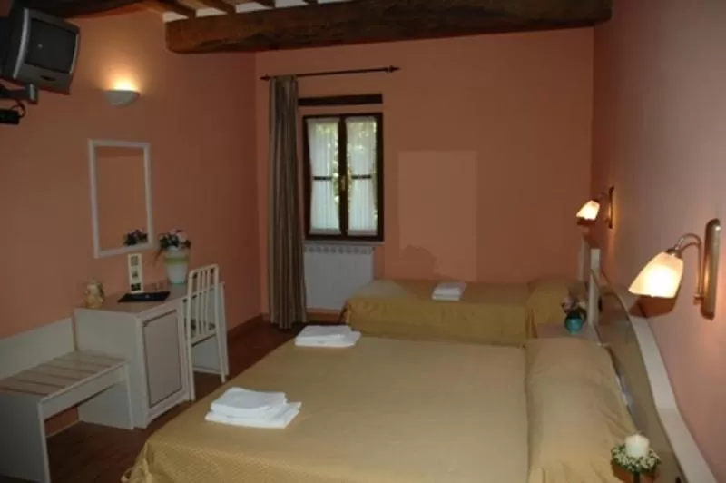 Bed in Albergo Montenerone