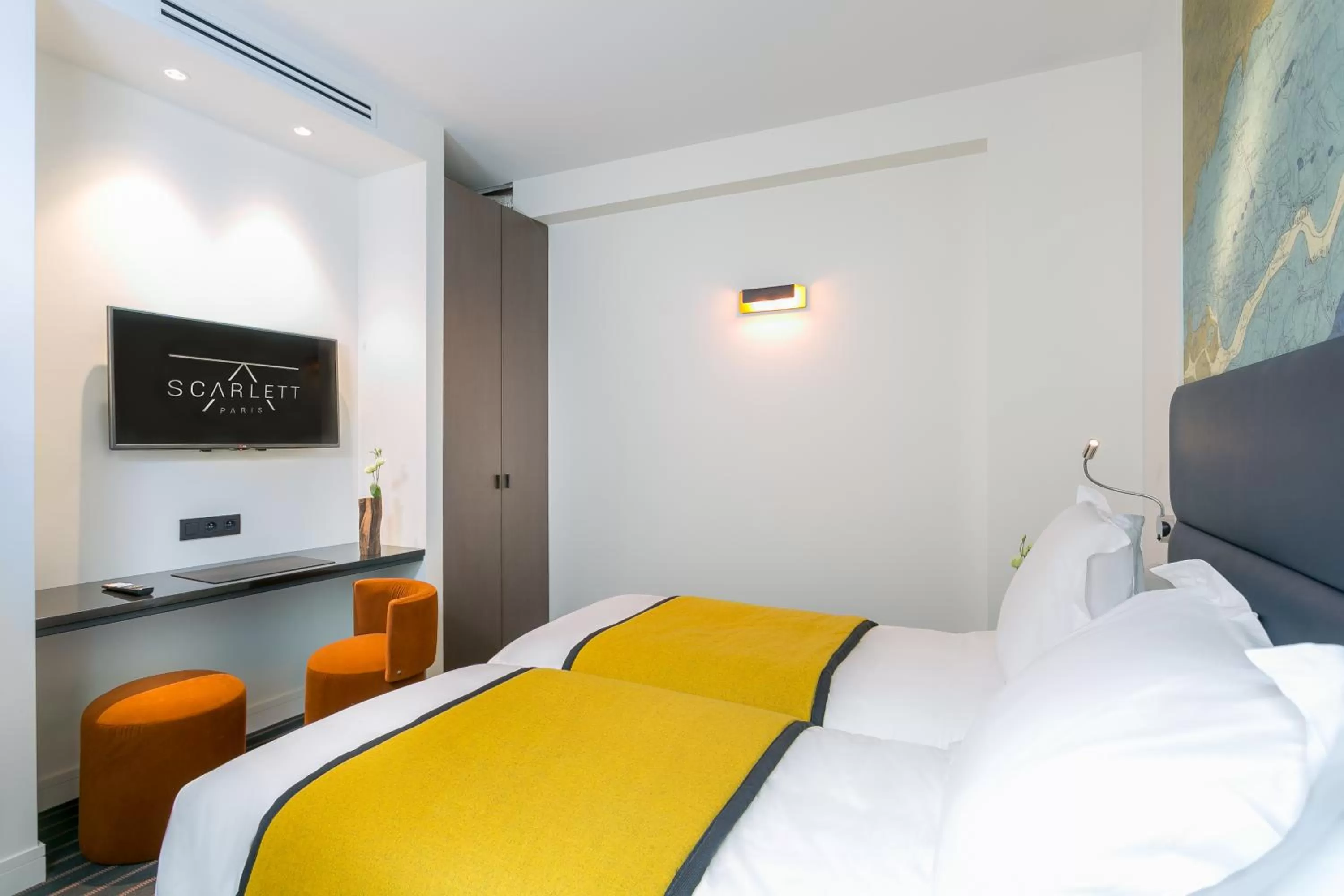 Photo of the whole room, Bed in Hotel Scarlett