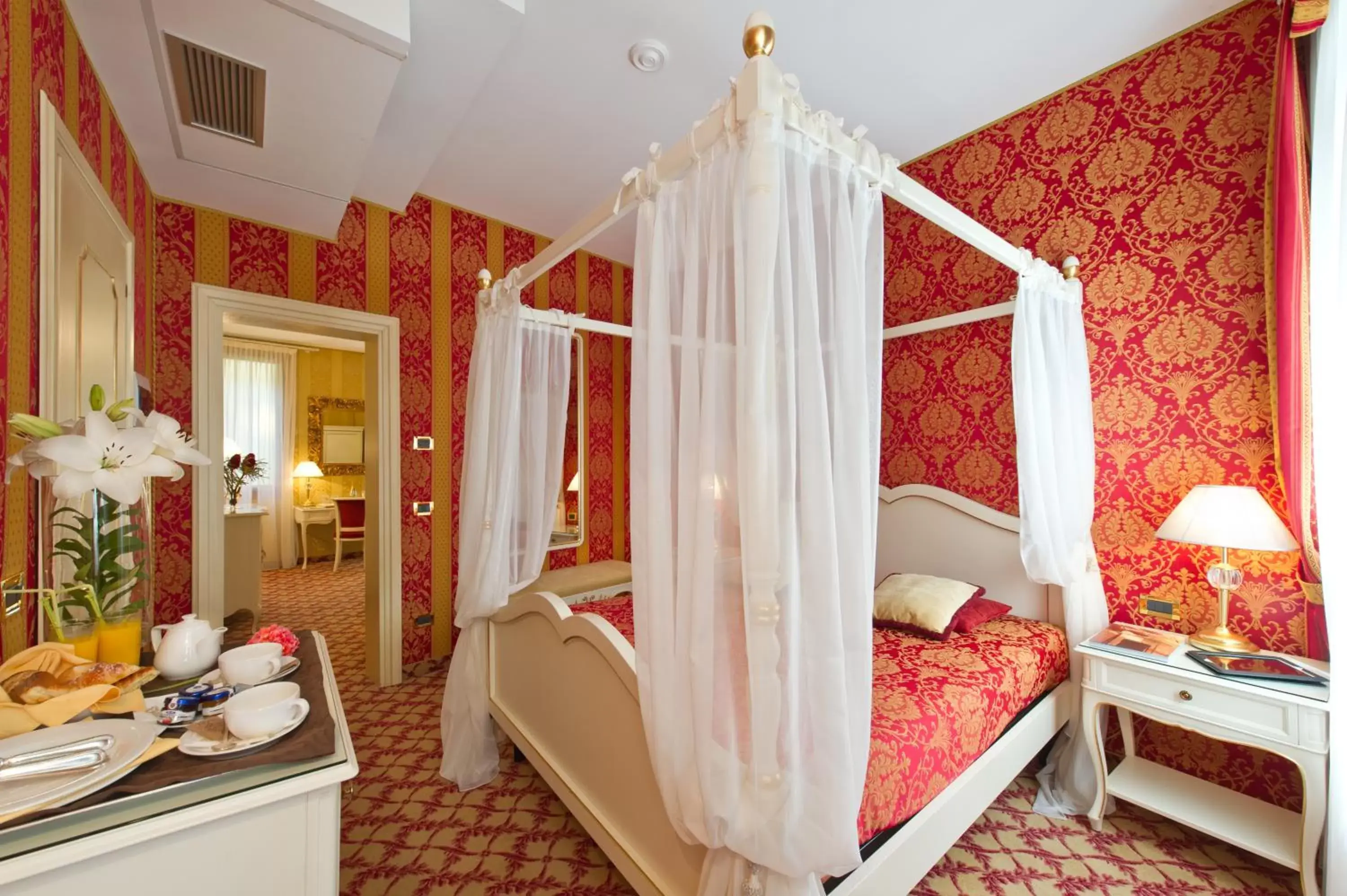 Family Room in Hotel San Zaccaria Family Room in Hotel San Zaccaria