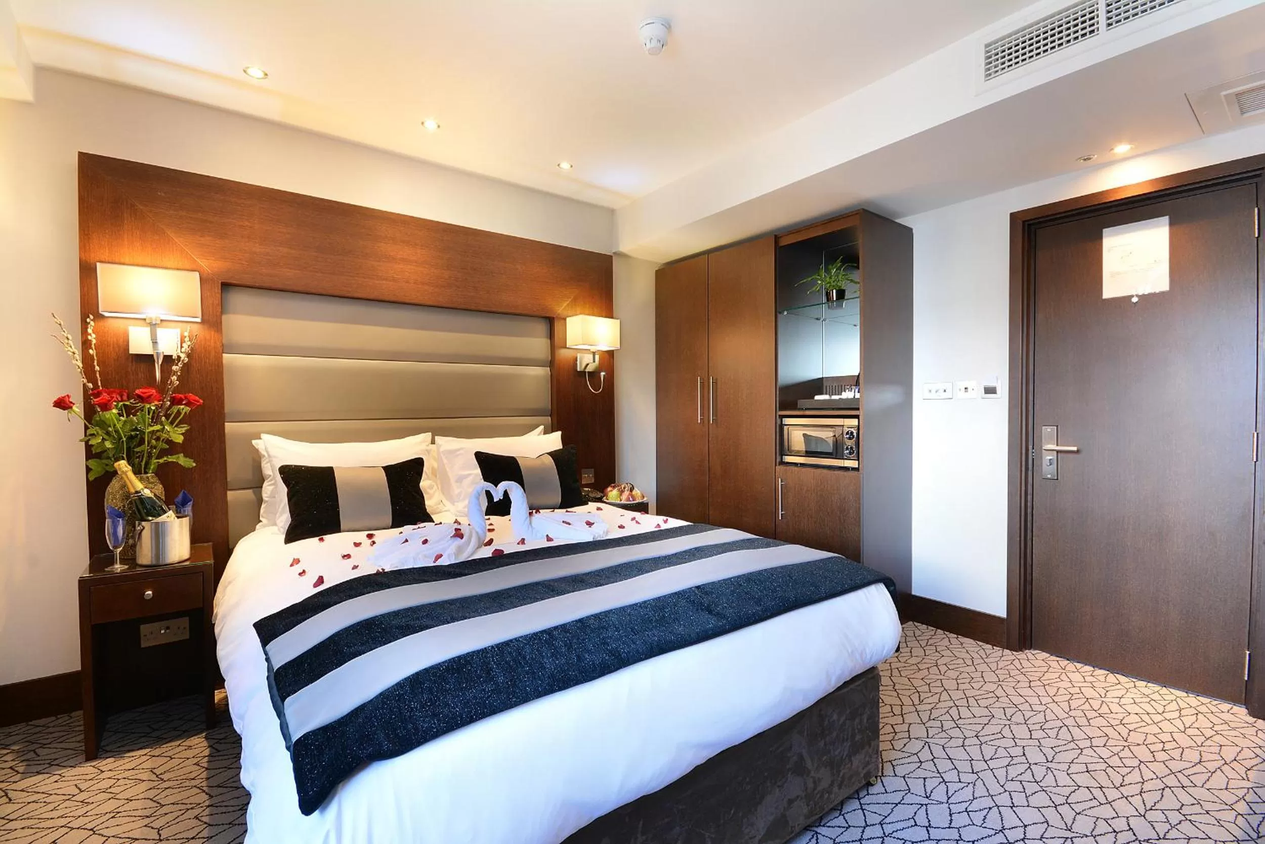 Bedroom, Bed in Park Grand London Lancaster Gate