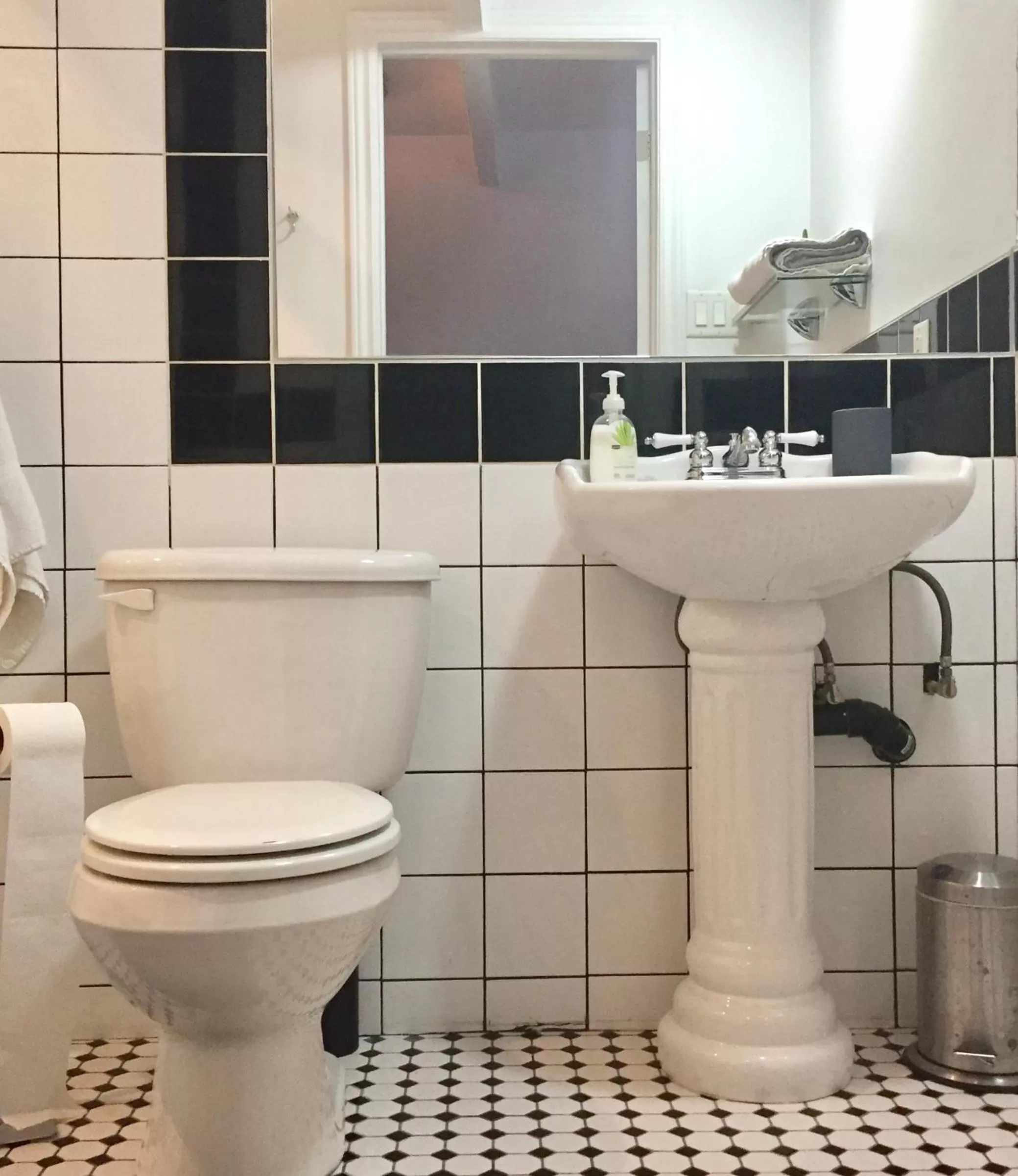 Toilet in L'Hotel Particulier Griffintown