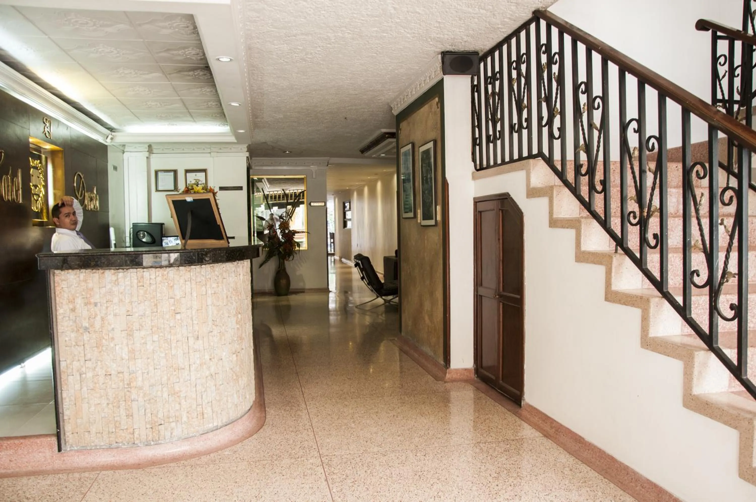 Lobby or reception in Hotel León Dorado