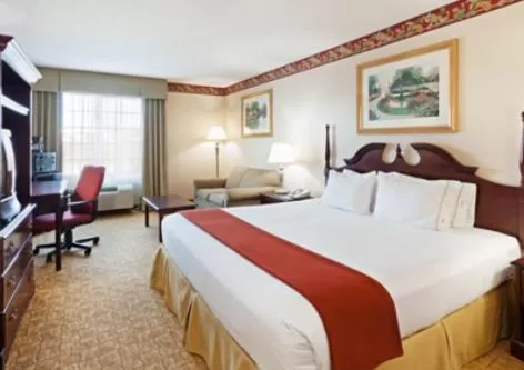 Day, Bed in Holiday Inn Express Winston-Salem by IHG
