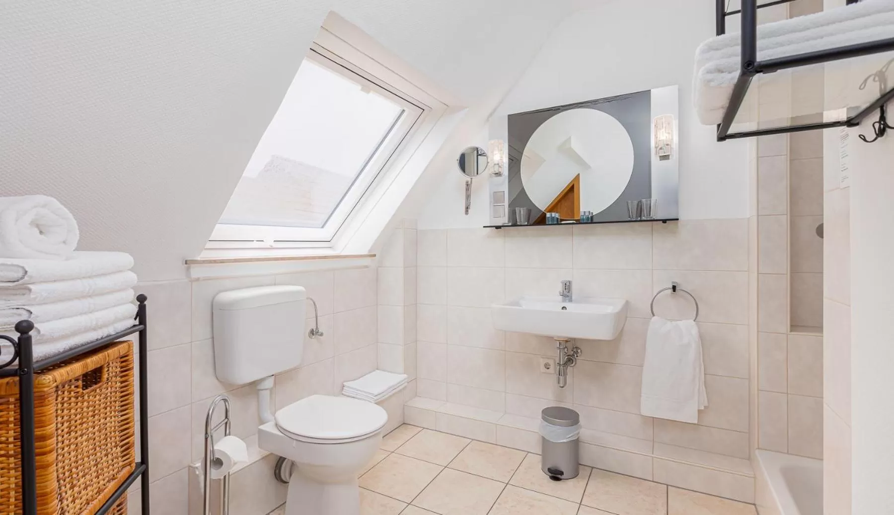 Shower in Hotel Landgasthof Hölzer