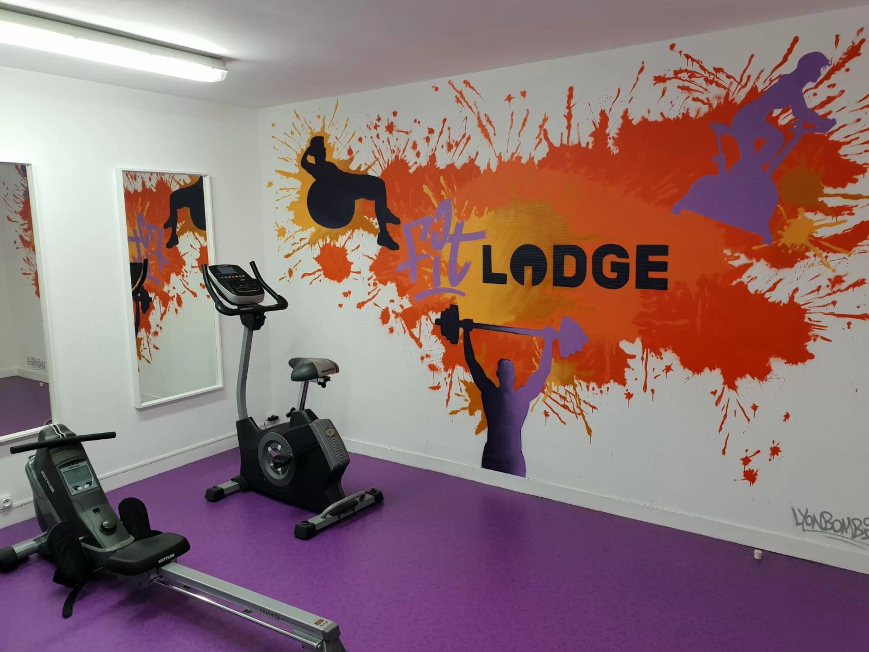 Fitness centre/facilities in EastLodge Lyon Est Eurexpo