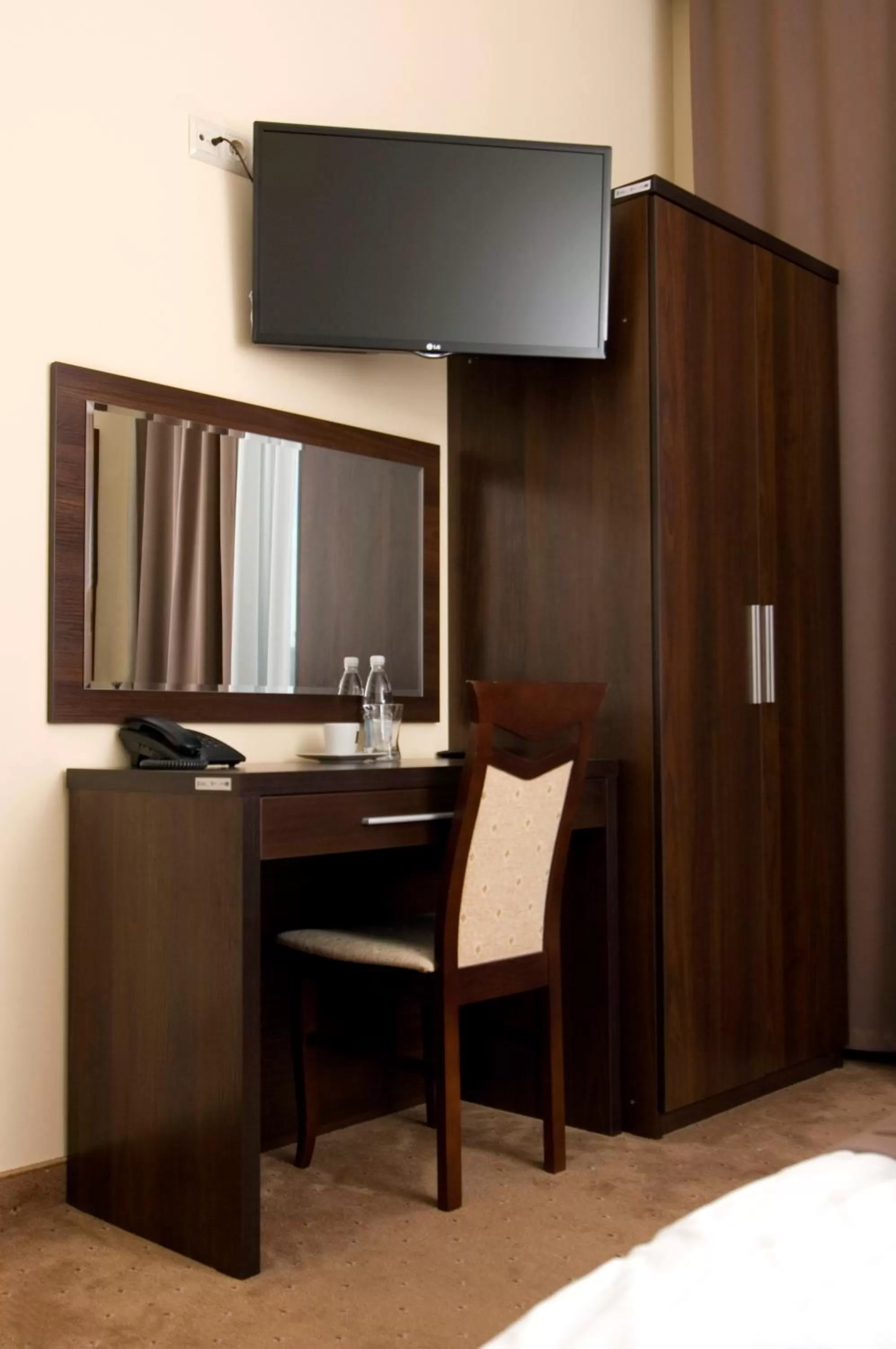 TV and multimedia, Bed in Hotel Forum Fitness Spa & Wellness