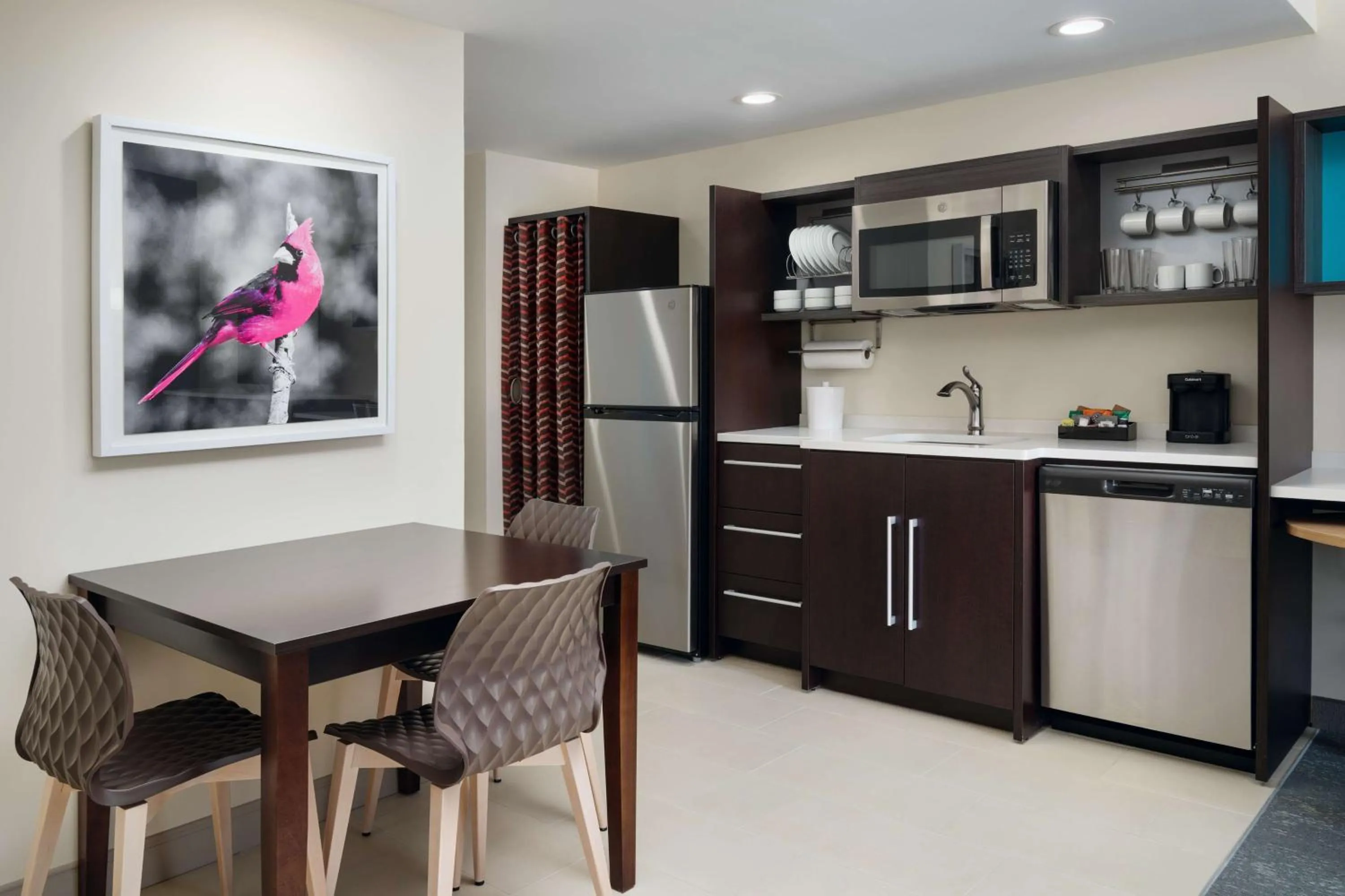 Kitchen or kitchenette in Home2 Suites By Hilton Richmond Glenside