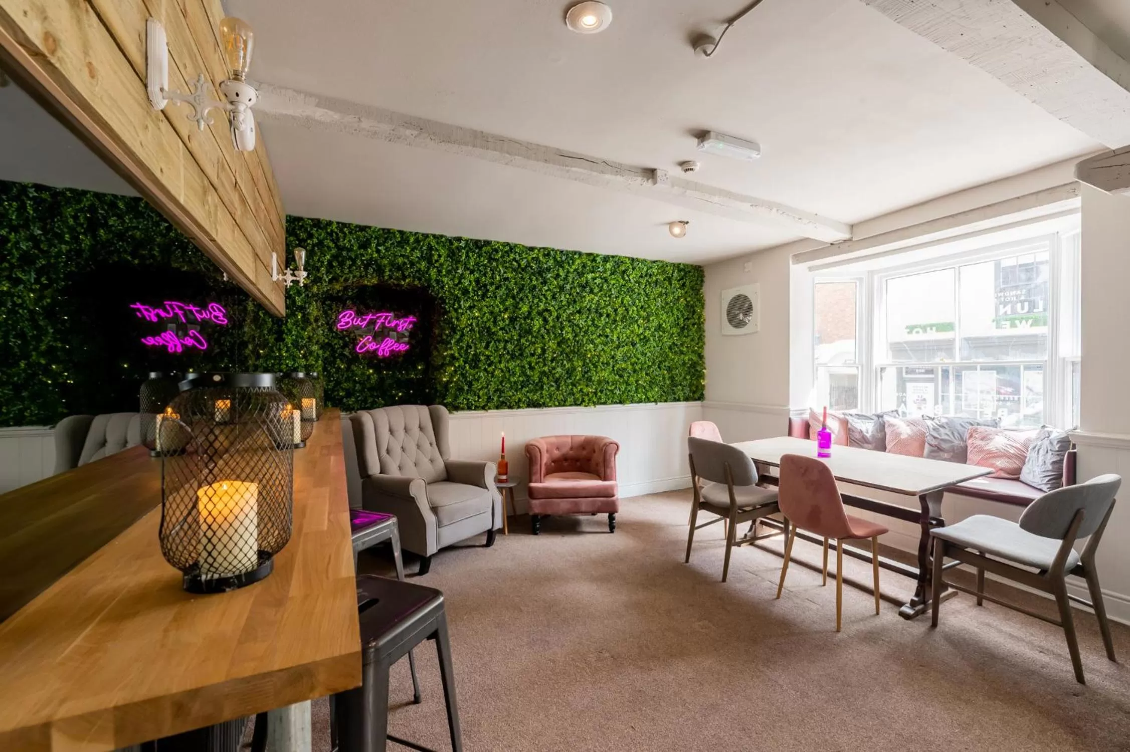 Restaurant/places to eat in The Lazy Pug