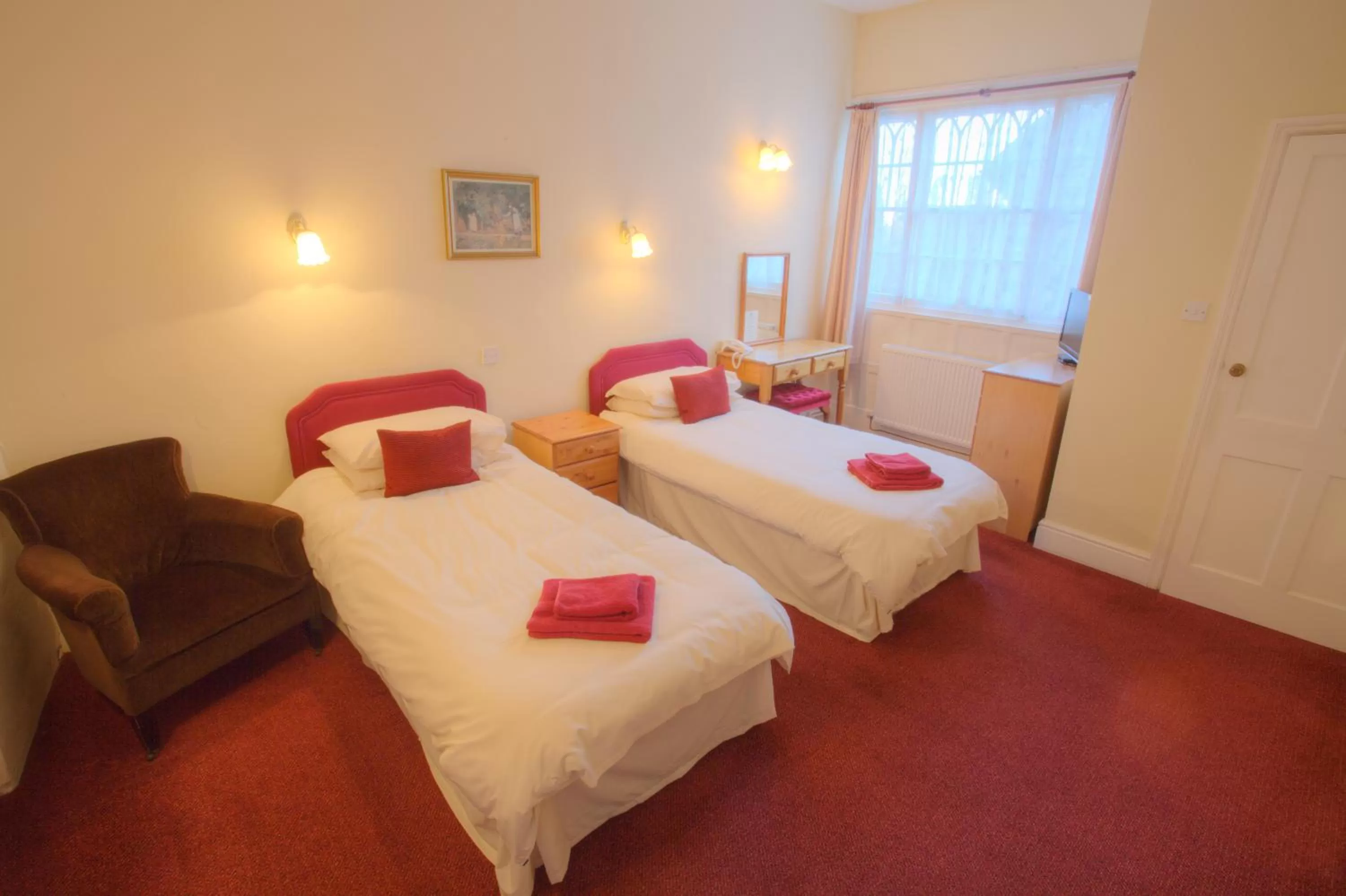 Twin Room in Kings Arms Hotel