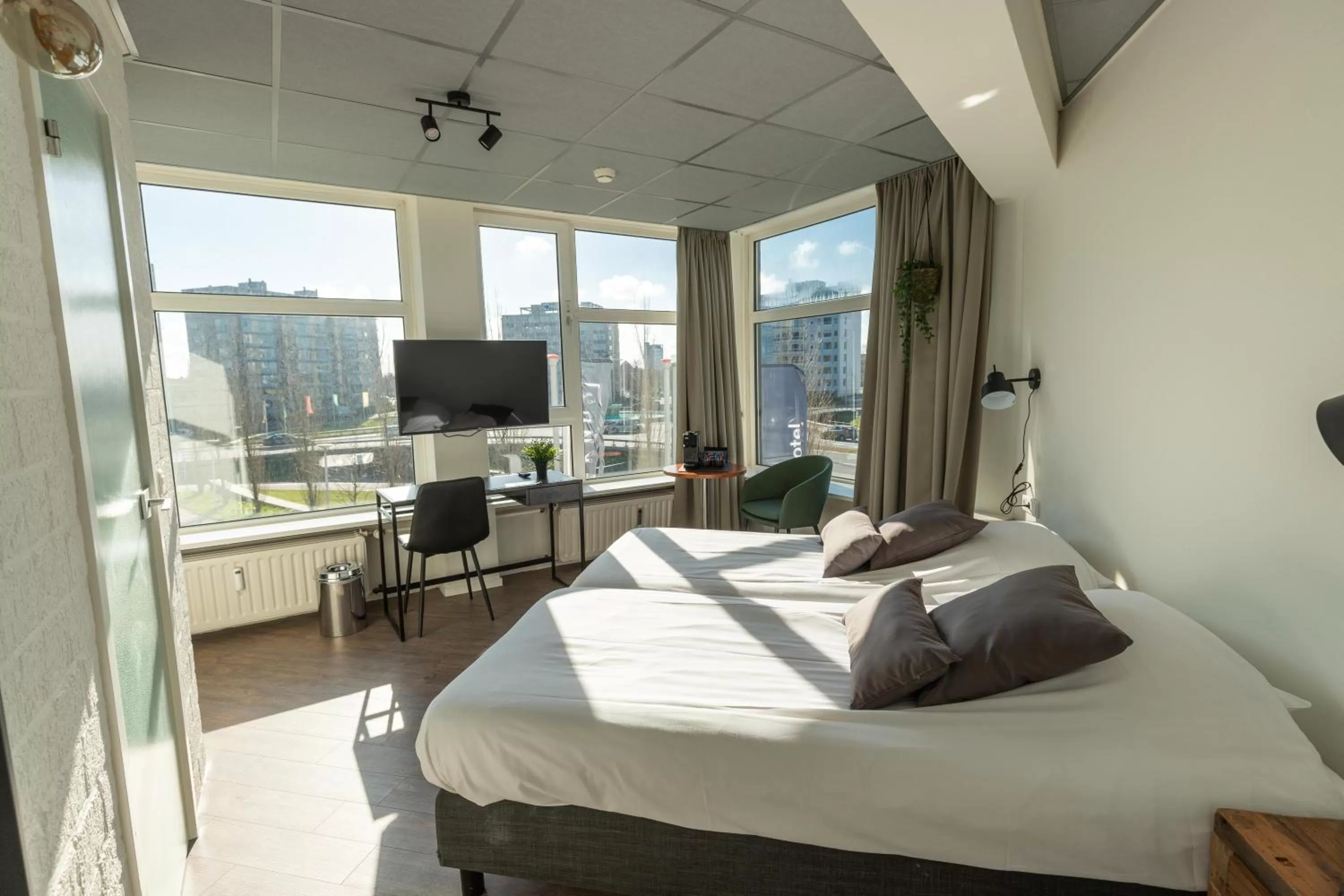Photo of the whole room, Bed in Eurohotel
