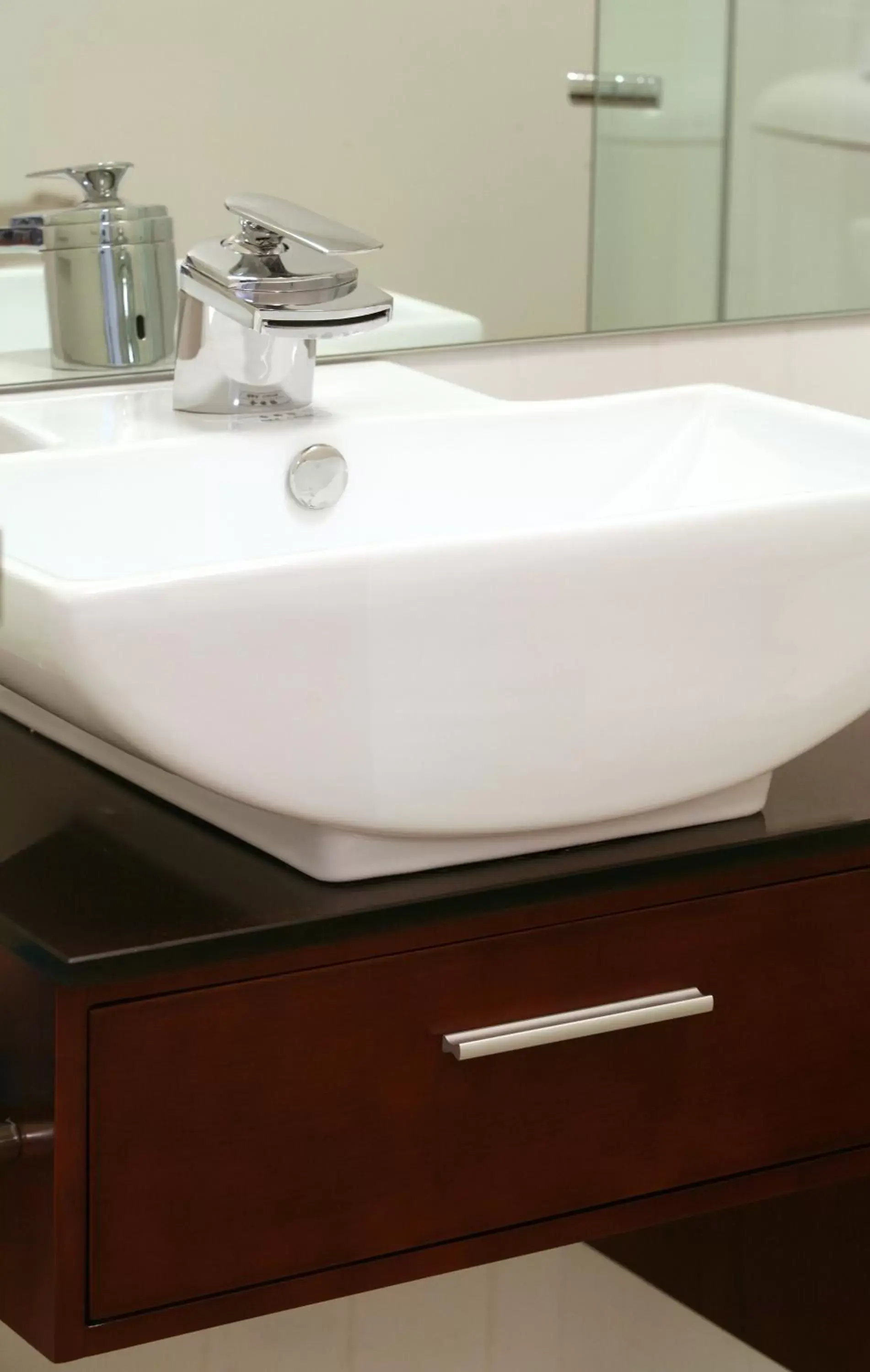 Premium Queen Room in Adabco Boutique Hotel Adelaide Premium Queen Room in Adabco Boutique Hotel Adelaide