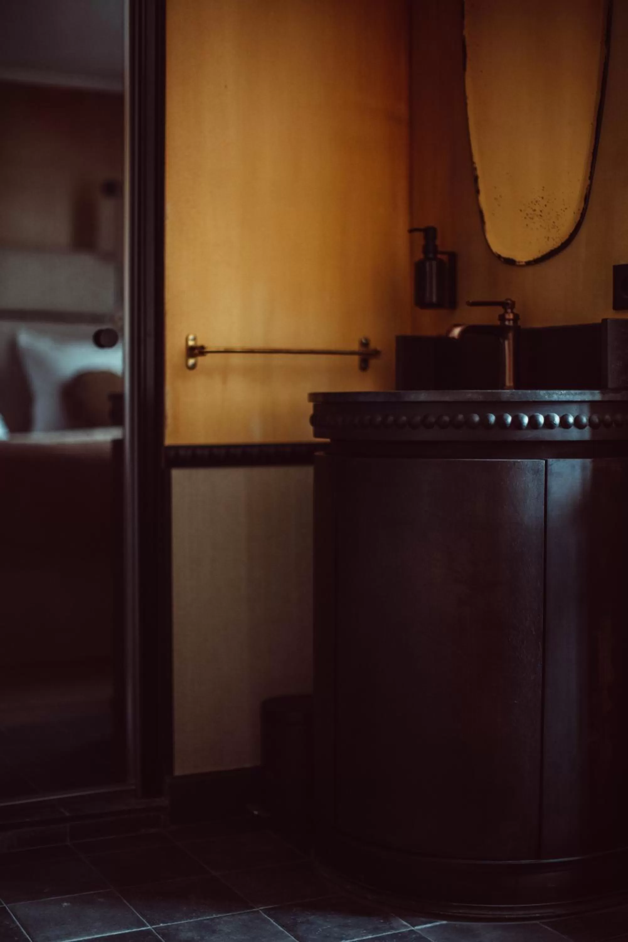 Bathroom in Babel Belleville