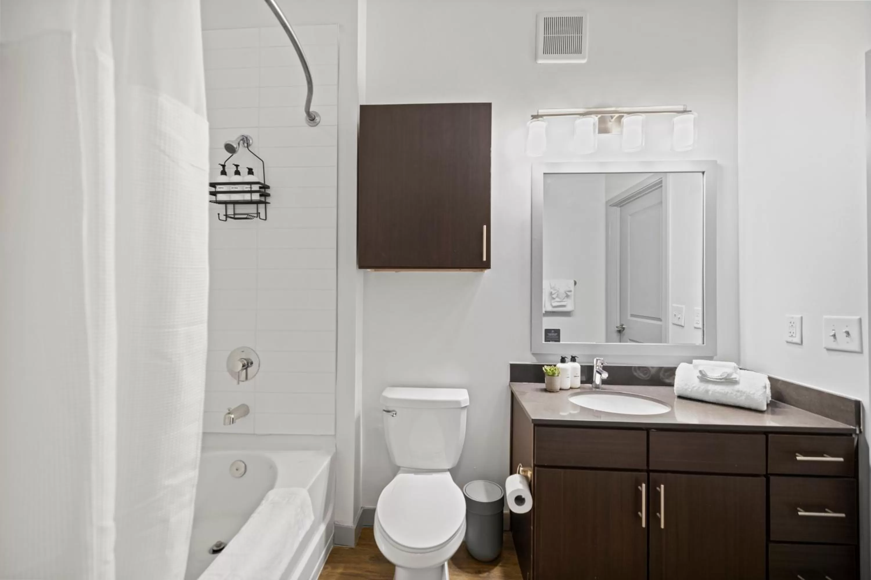 Shower in Placemakr Music Row - Vanderbilt