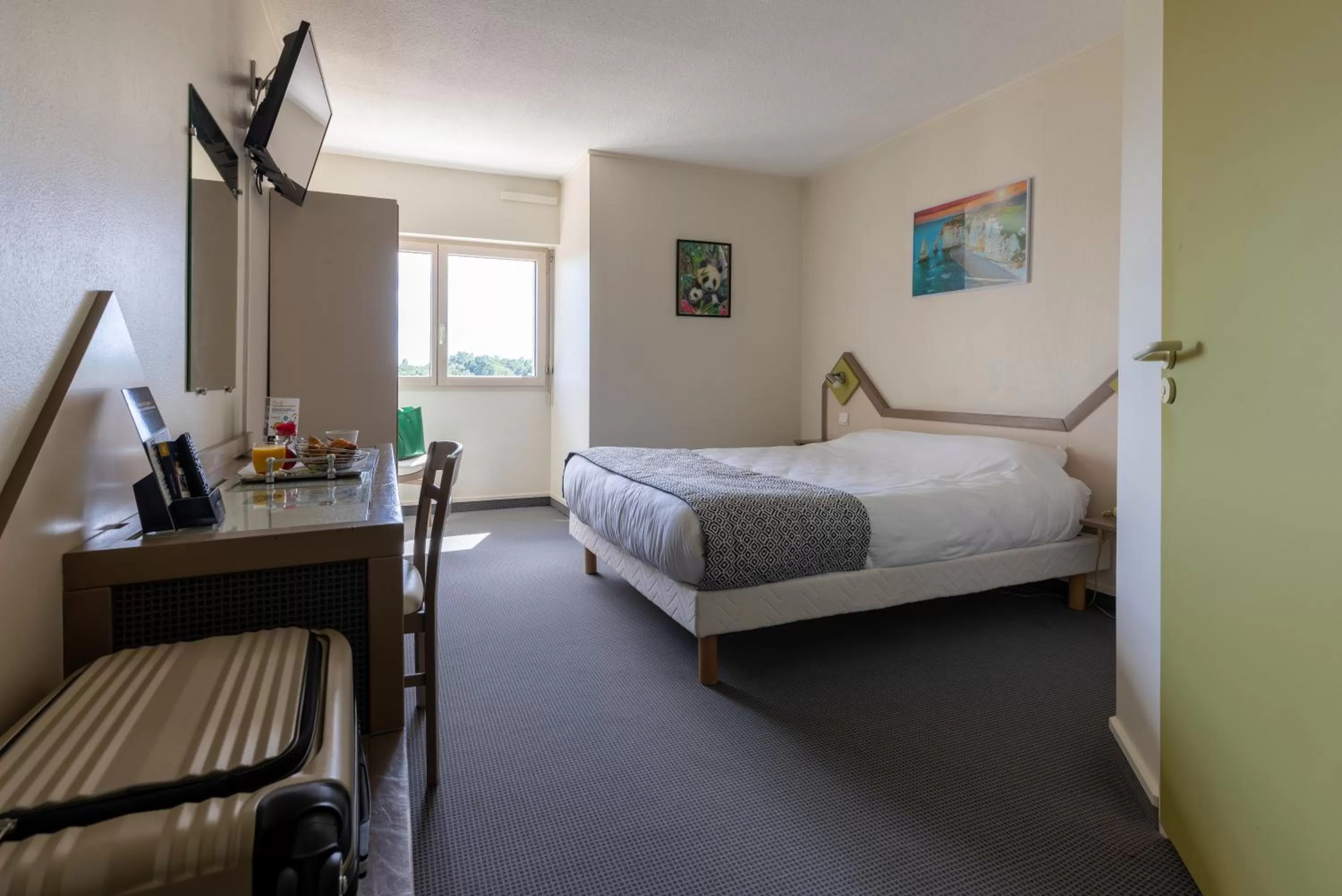 Bedroom, Bed in Abor Hôtel, Mont de Marsan