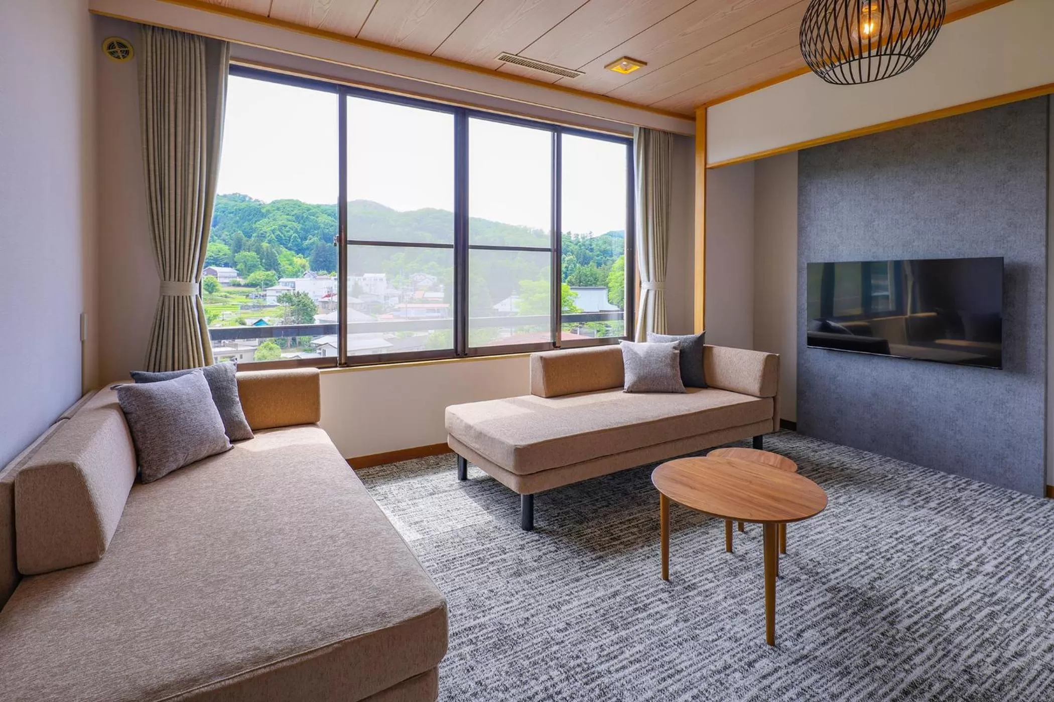 Photo of the whole room in TAOYA Akiu