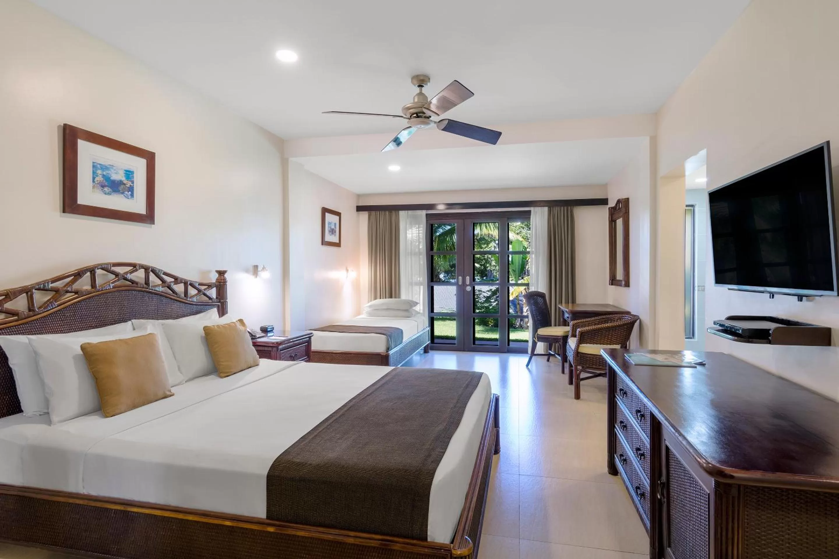 Photo of the whole room, Bed in Warwick Le Lagon Resort & Spa, Vanuatu
