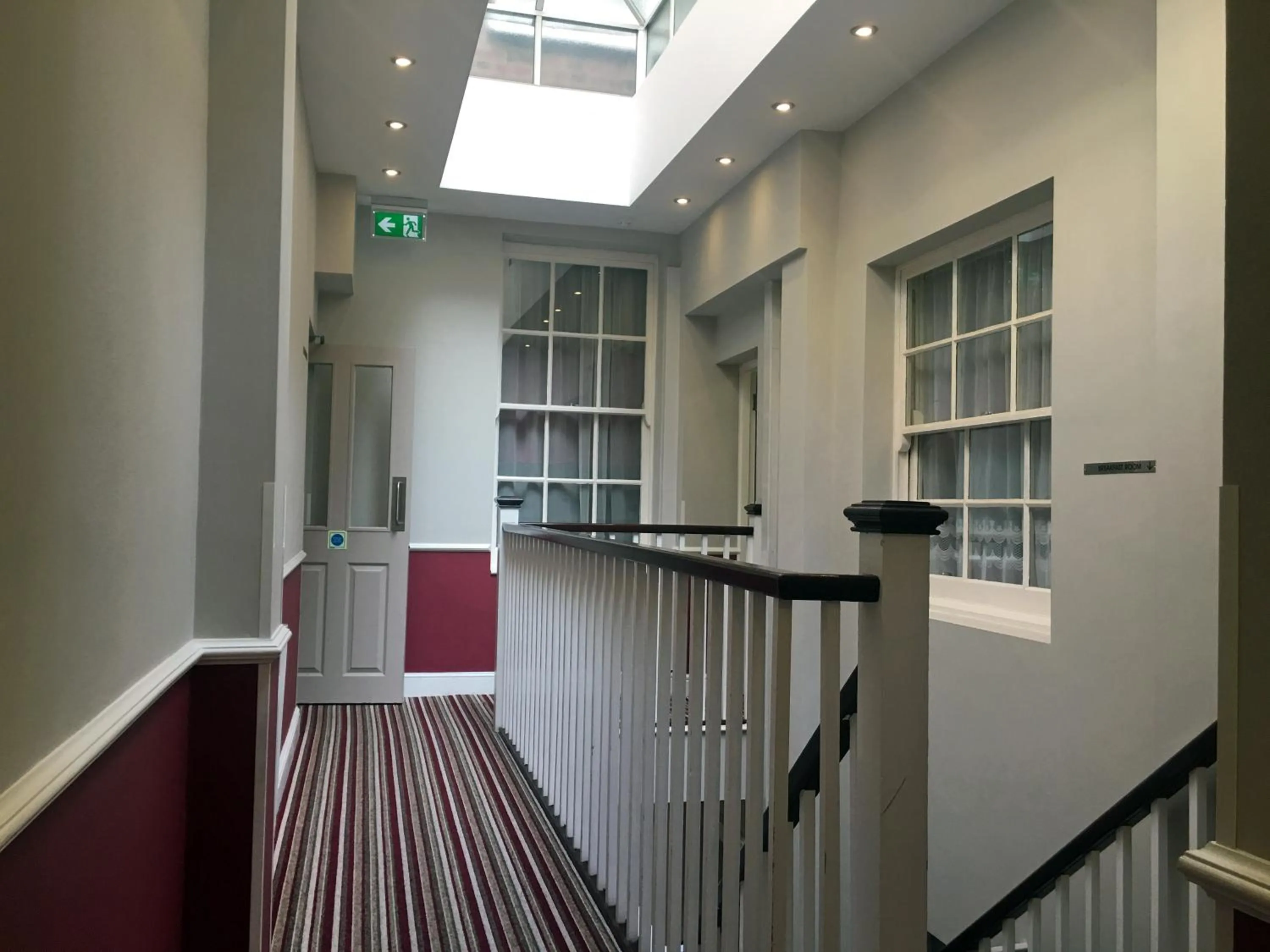 Area and facilities in Royal Cambridge Hotel