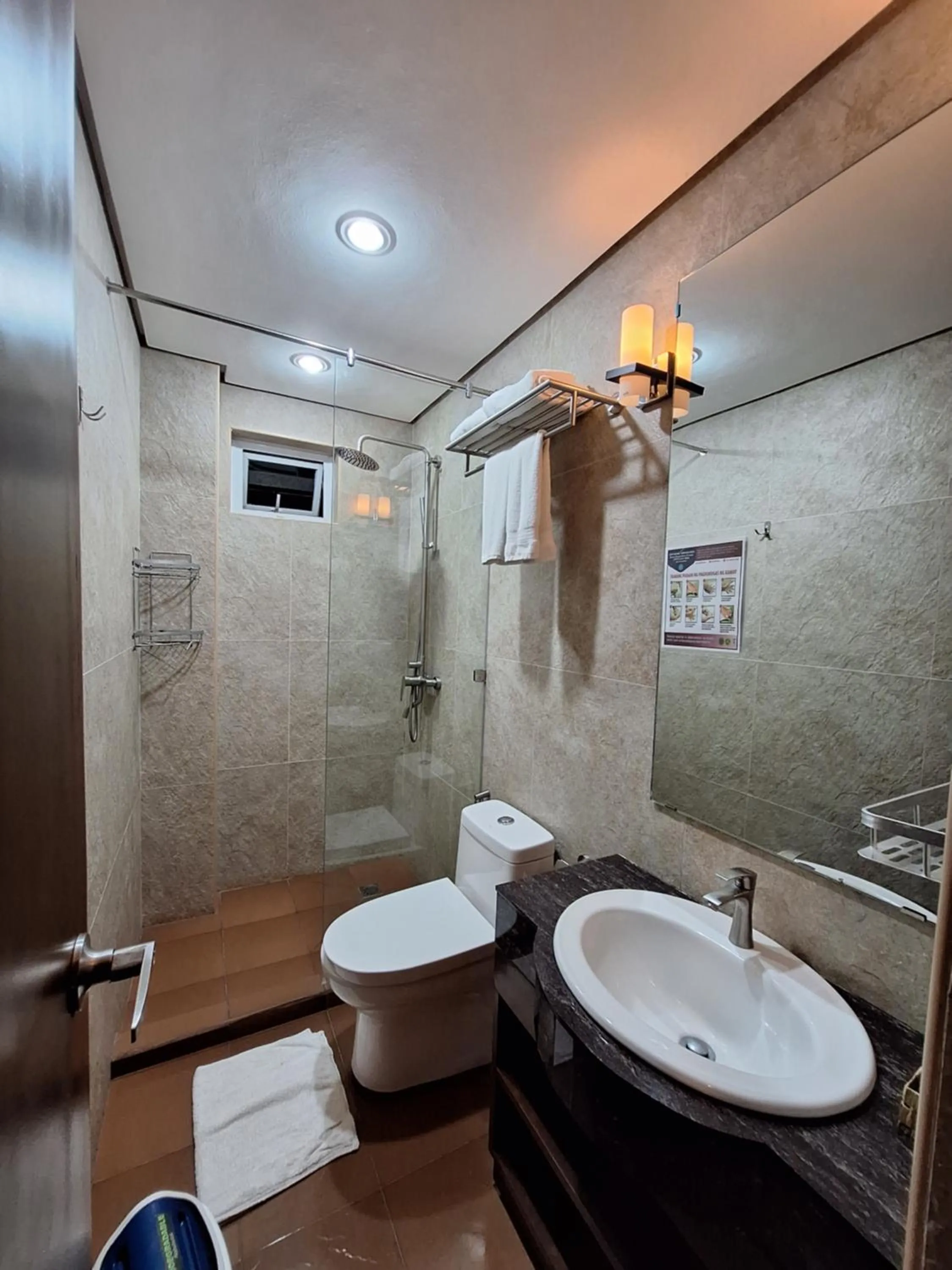 Shower in Alunsina Hotel and Spa