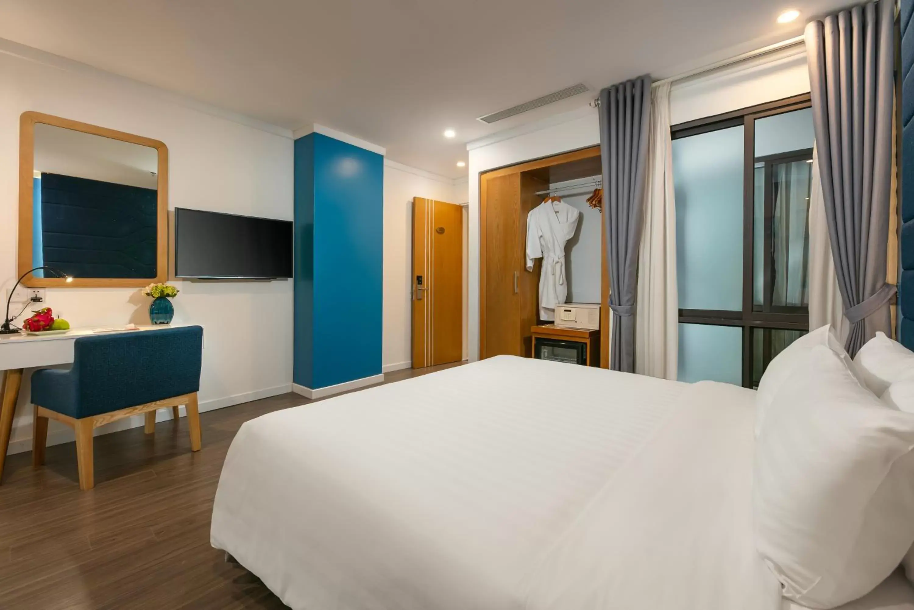 Deluxe Double Room with Window in May De Ville Legend Hotel & Spa Deluxe Double Room with Window in May De Ville Legend Hotel & Spa