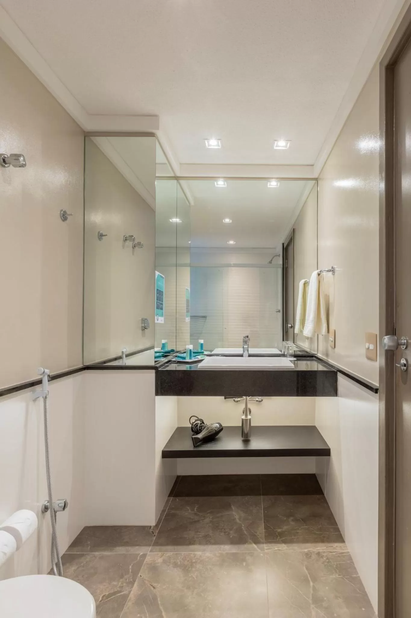 Bathroom in Hotel Deville Prime Cuiabá