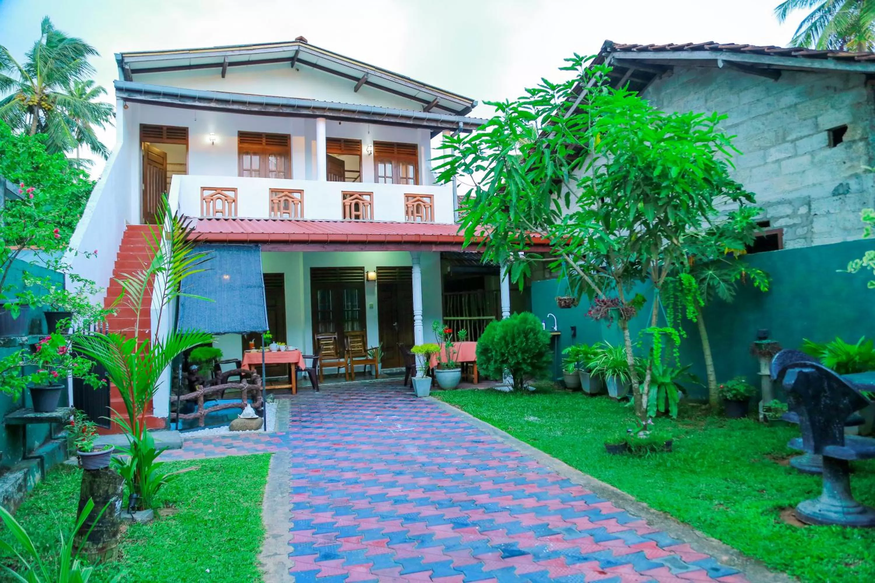 Property Building in Sanda Hiru Guest