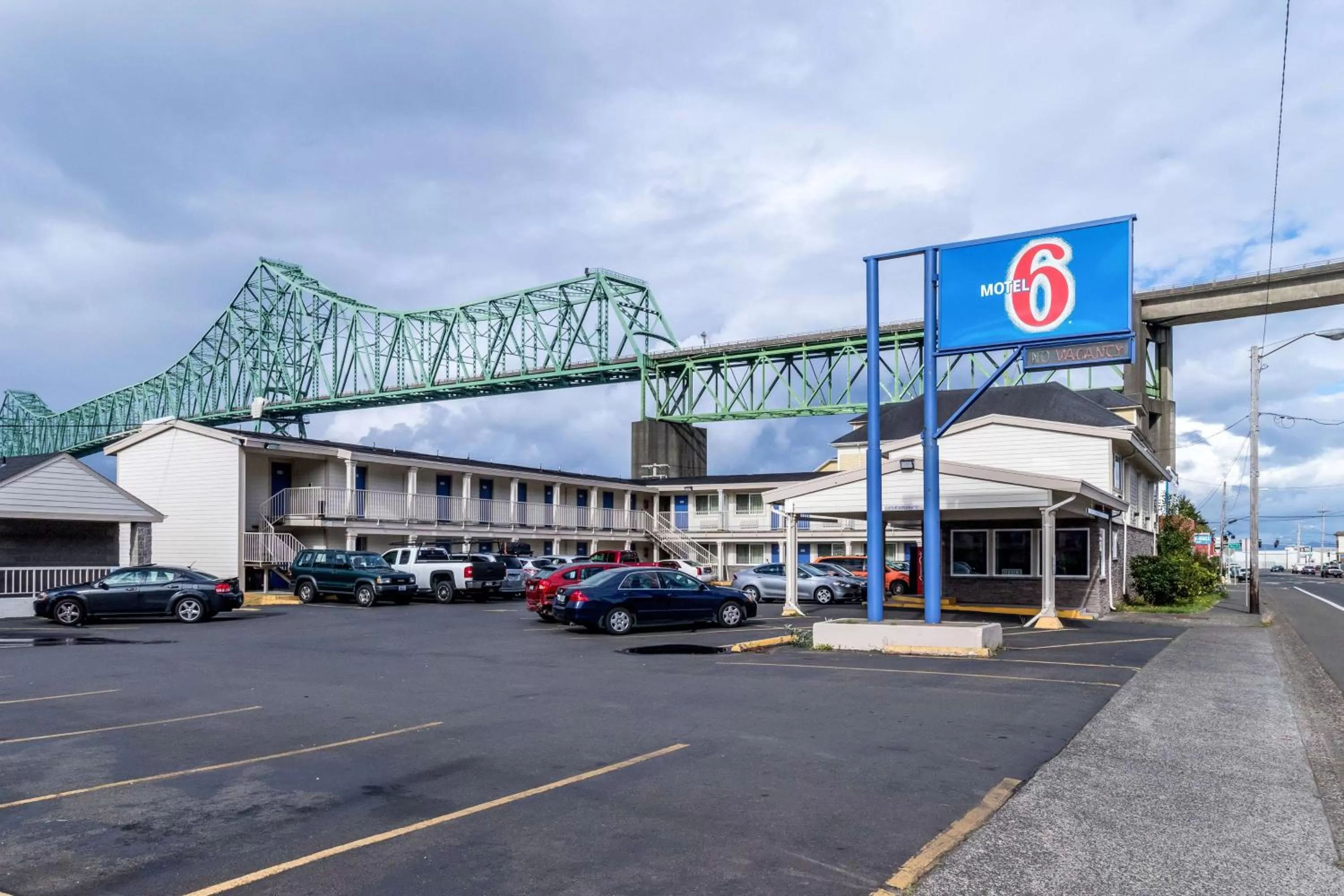 Property building in Motel 6-Astoria, OR