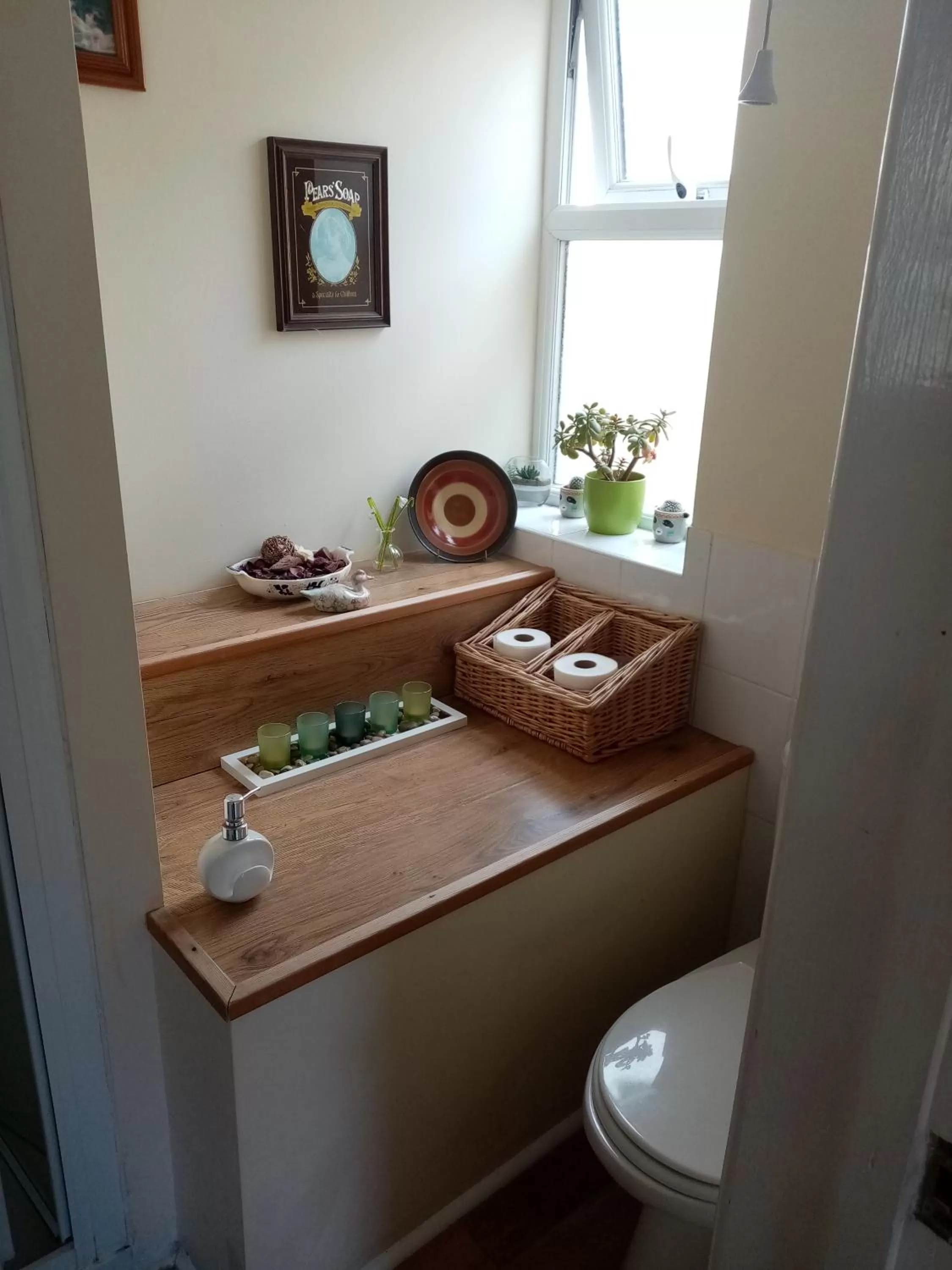 Kitchen/Kitchenette in The Guest House
