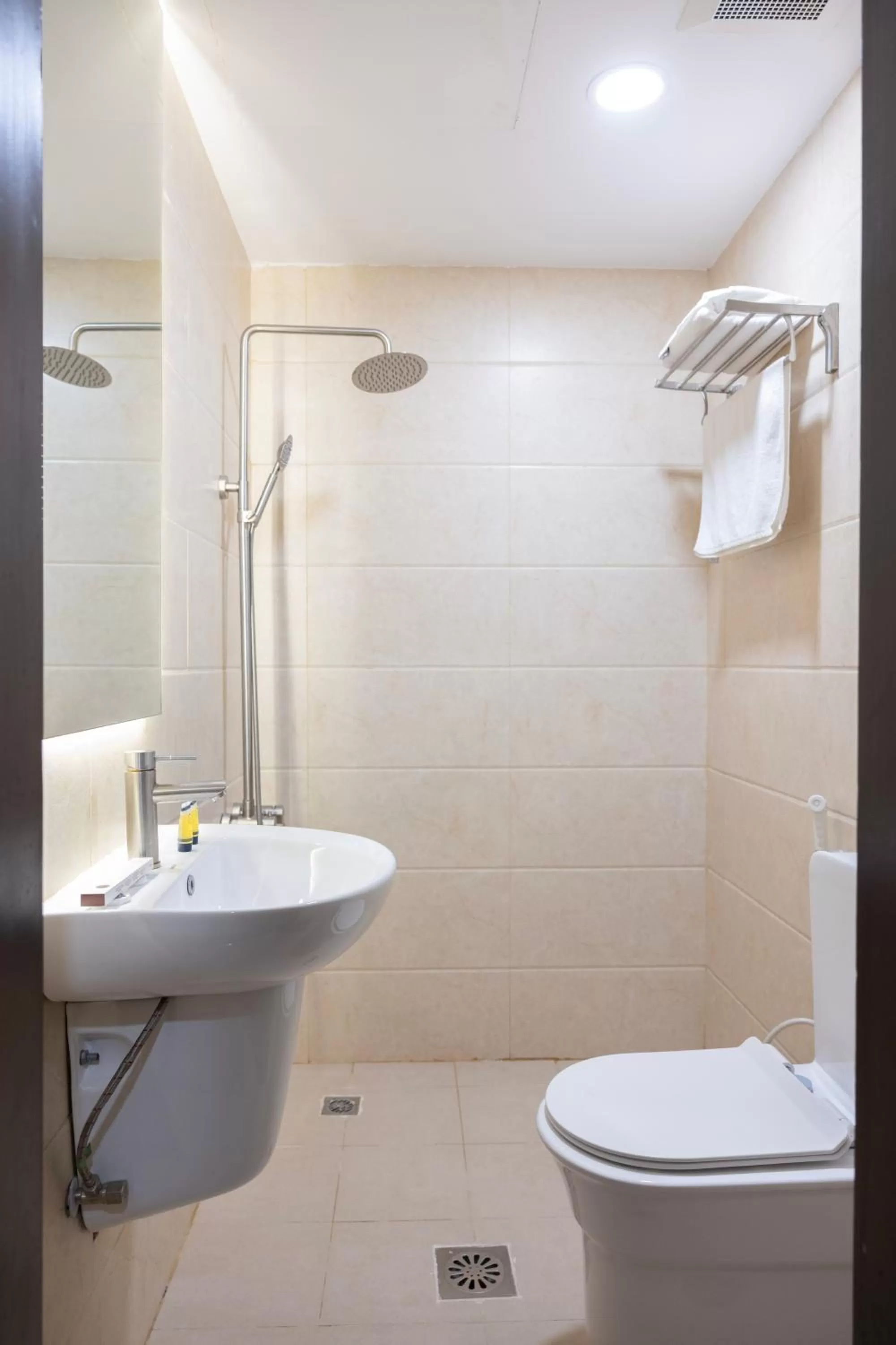 Toilet in Sweet Home For Serviced Accommodation