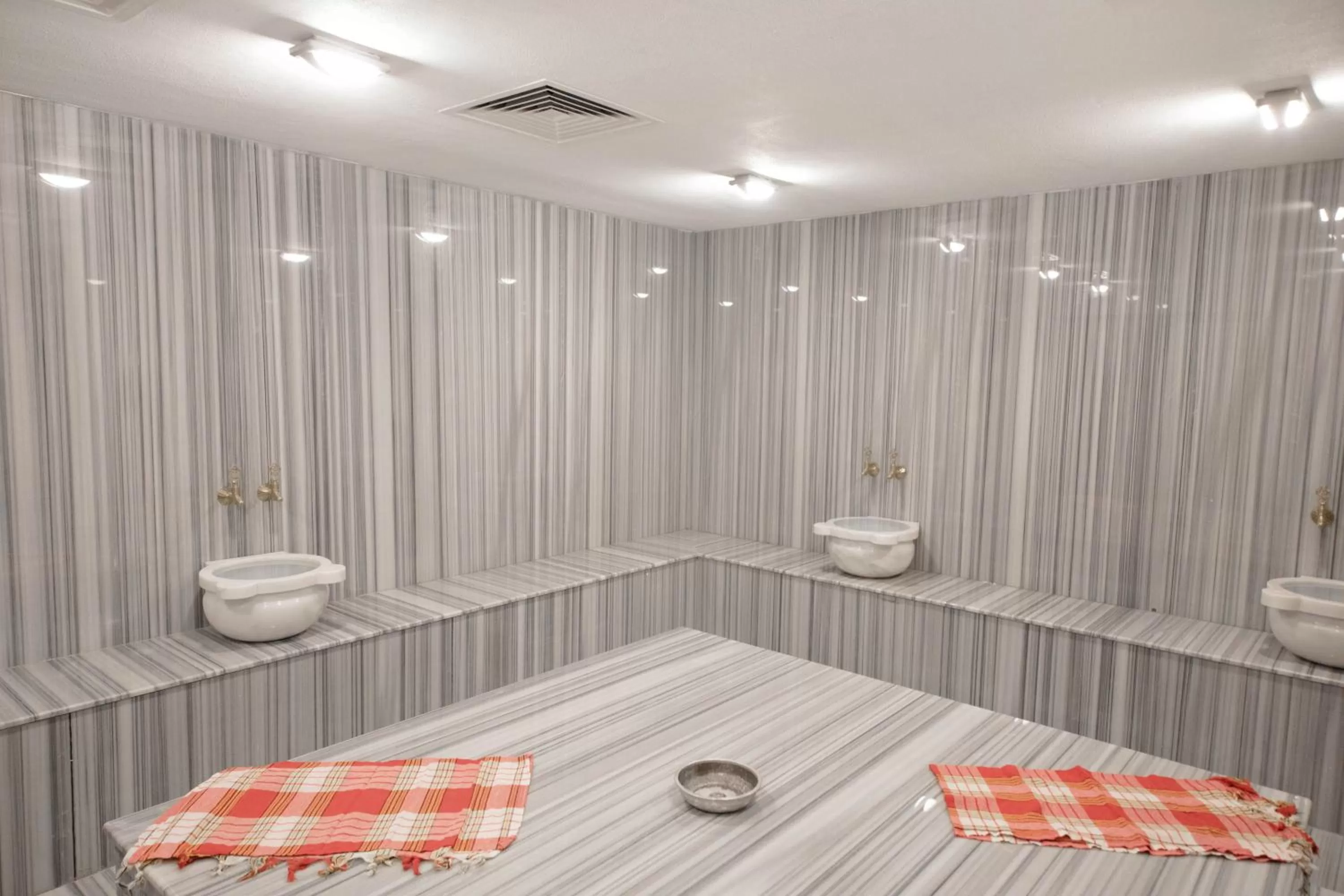 Spa and wellness centre/facilities in Laren Sea Side Hotel Spa