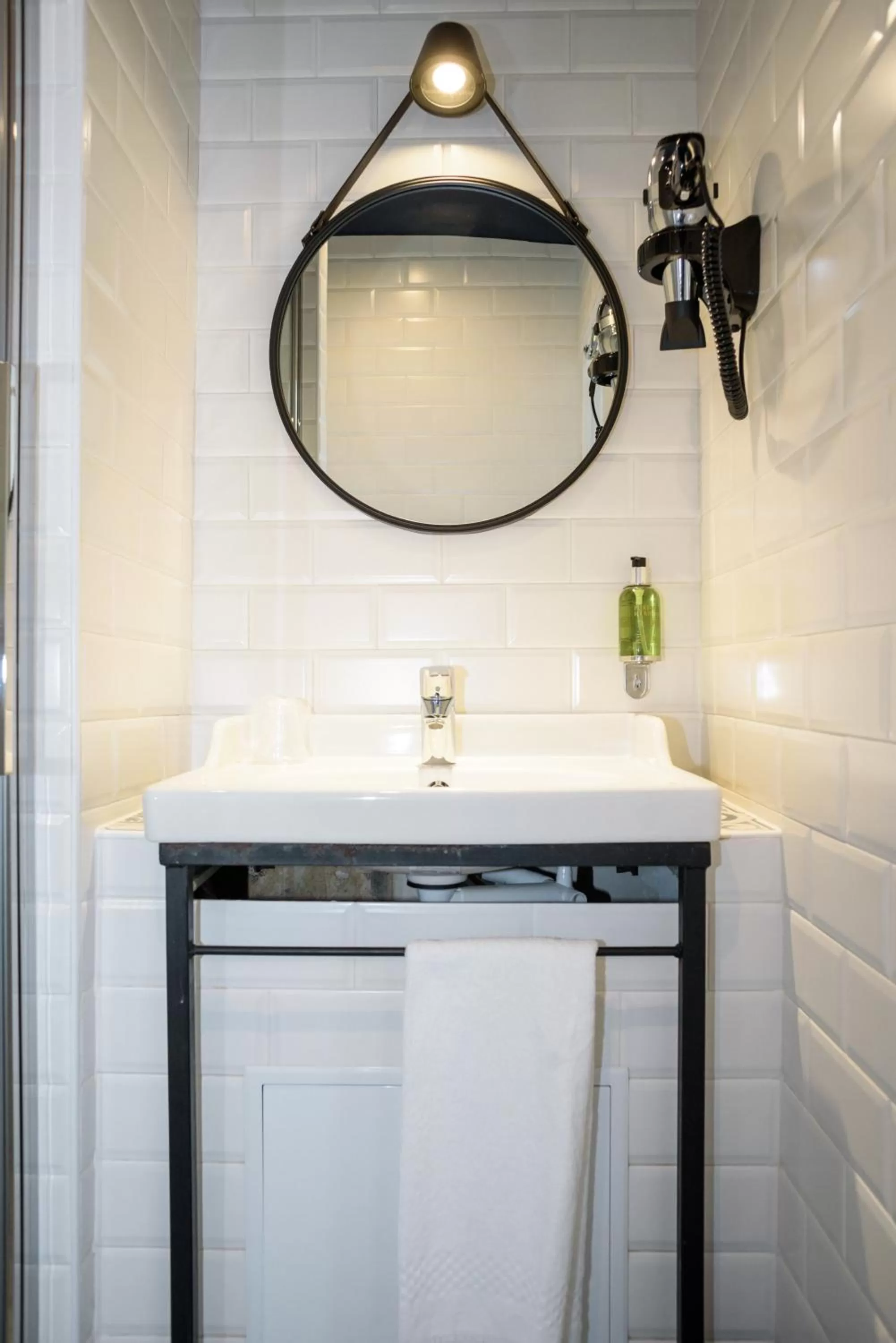 Bathroom in Hôtel Des Arts-Bastille