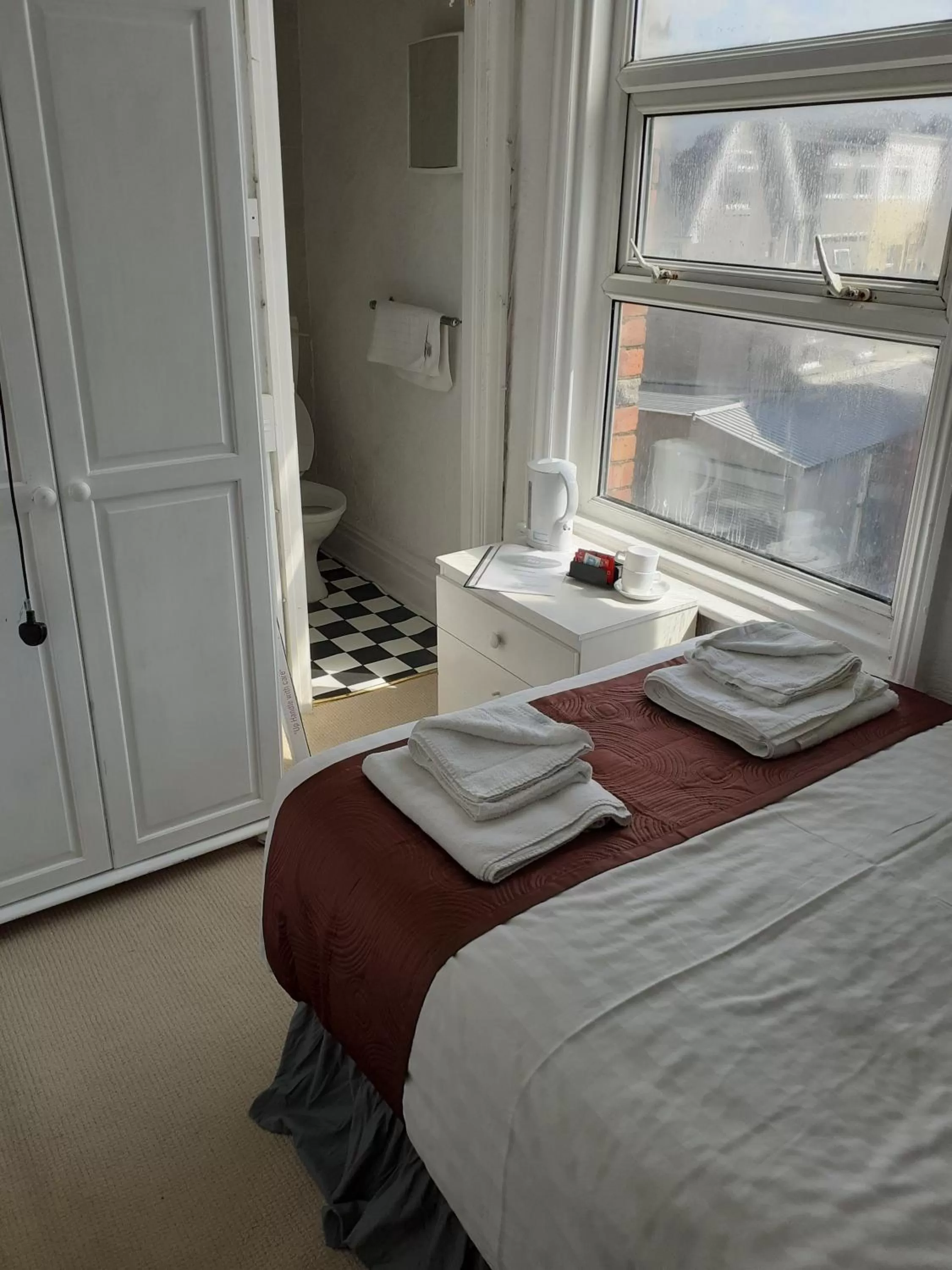 Bedroom, Bed in The Coastal Bay Hotel